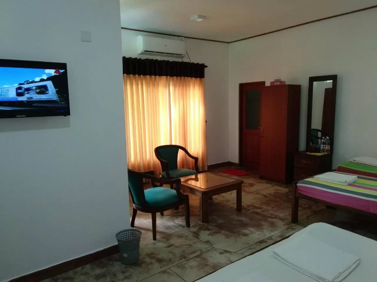Bed in Ocean Gate Negombo