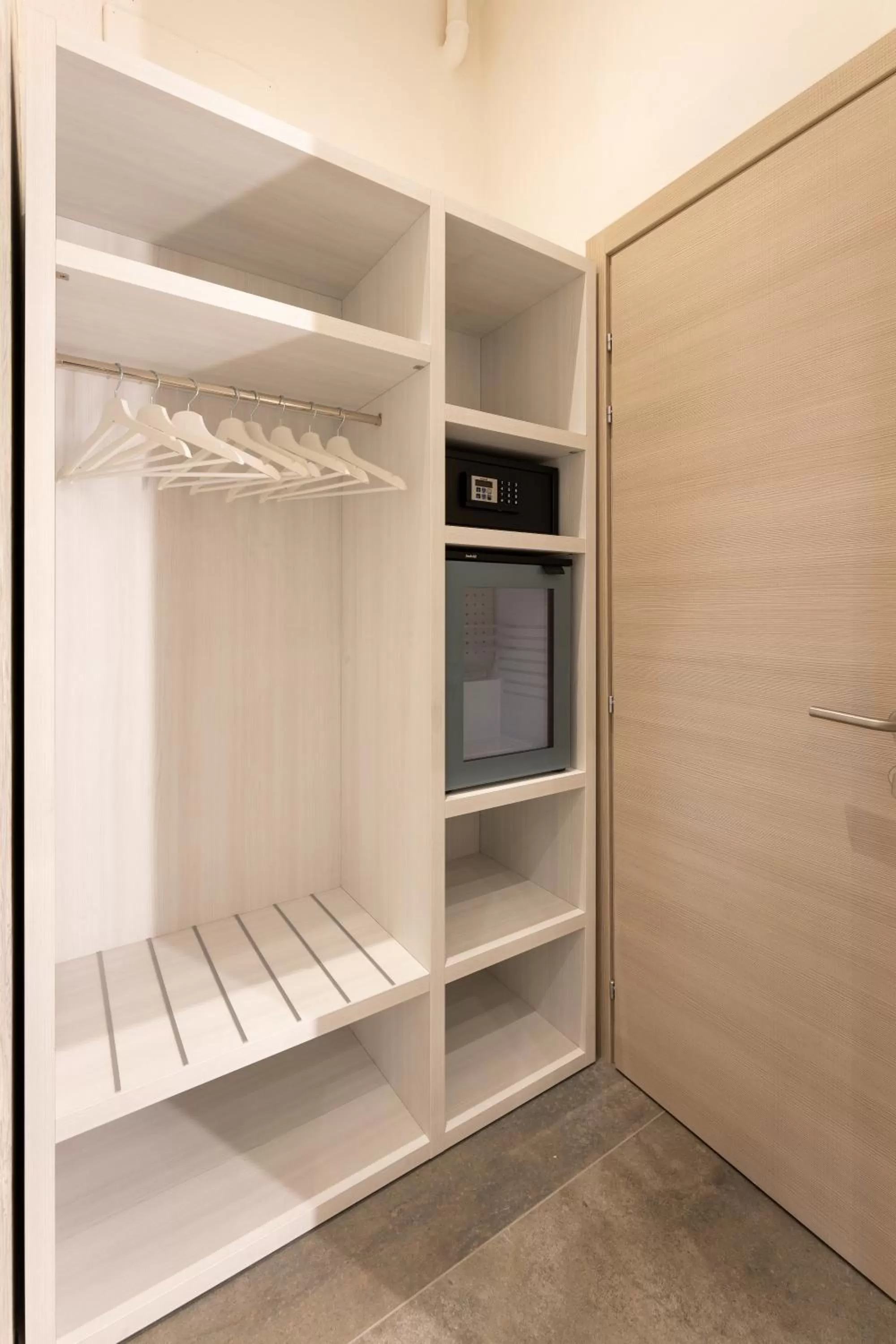 wardrobe in Hotel Bellavista