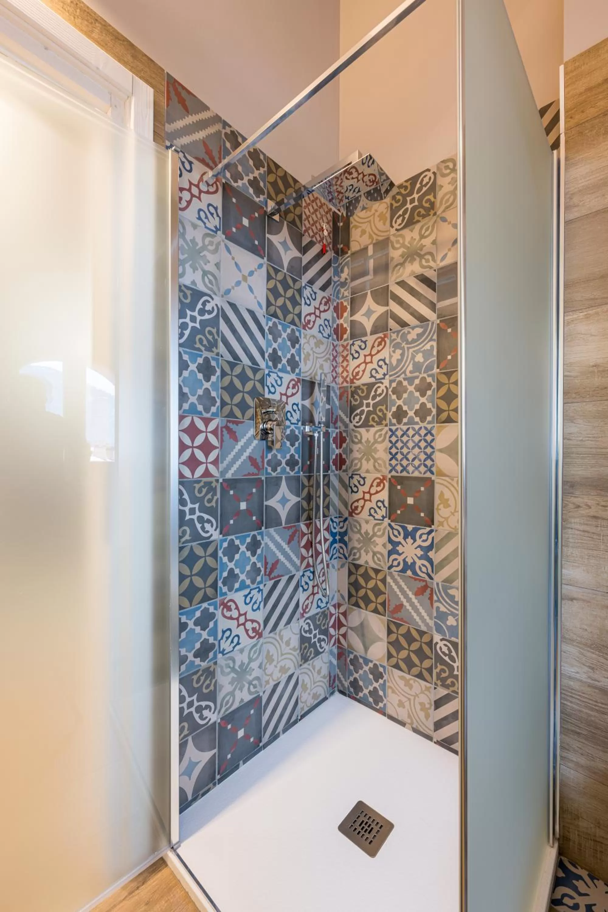 Shower in Bianco Hotel