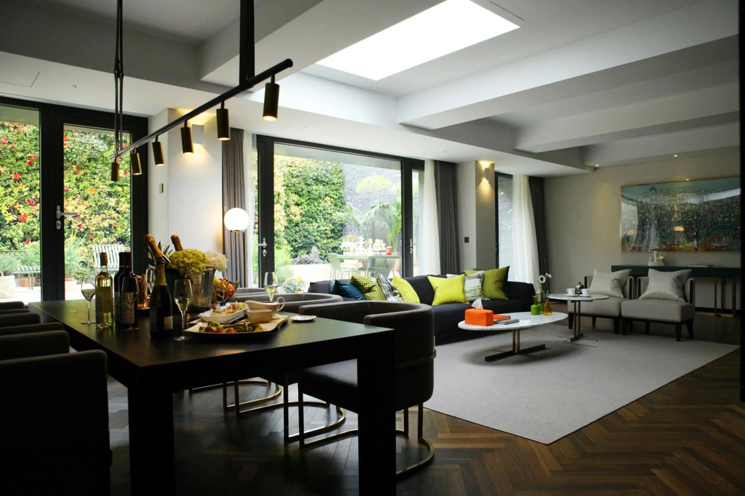 Dining area in Maison Glad Jeju