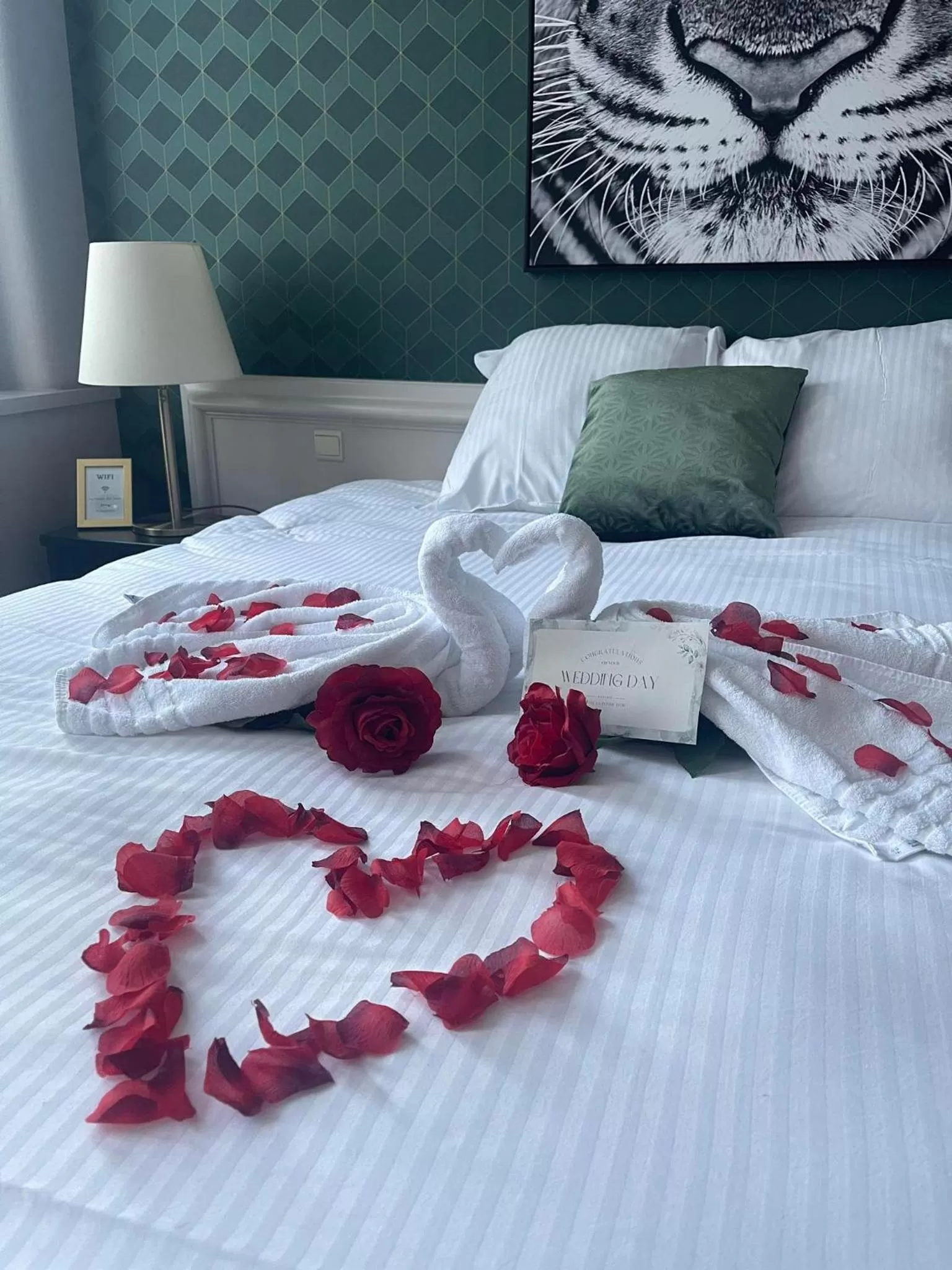 Bedroom, Bed in Hotel La Pomme d'Or