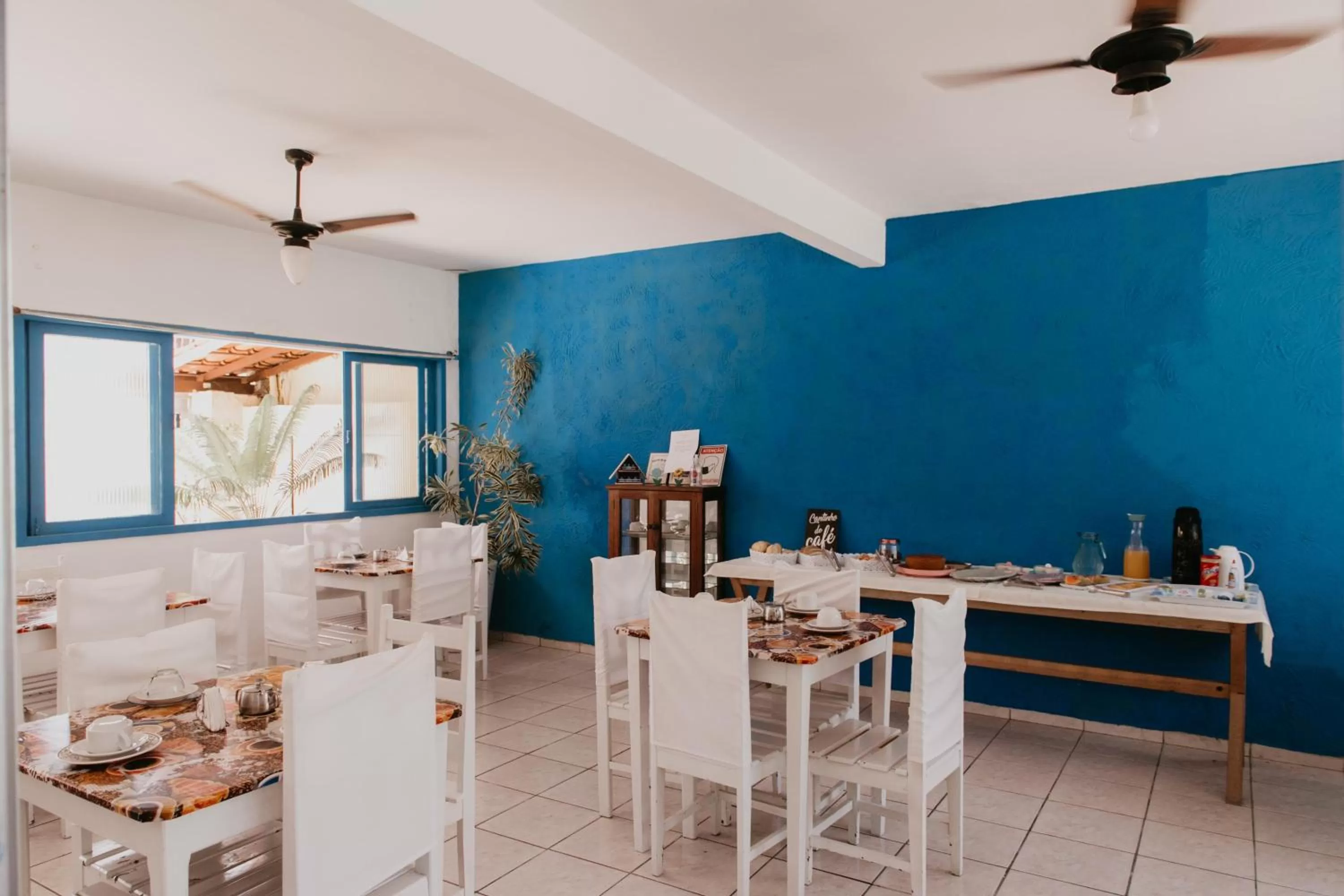 Restaurant/places to eat in Pousada Costamar