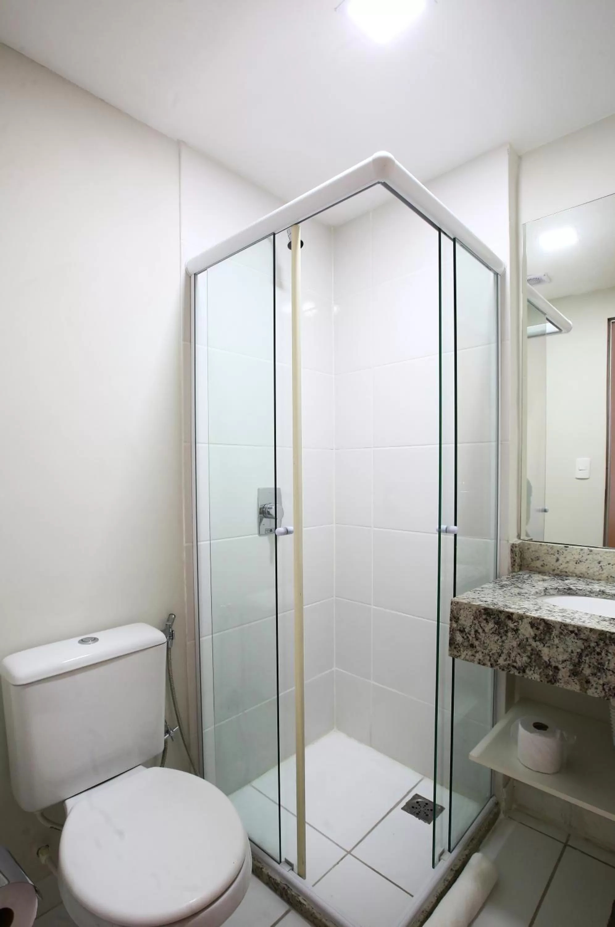 Bathroom in Go Inn Contagem - MG