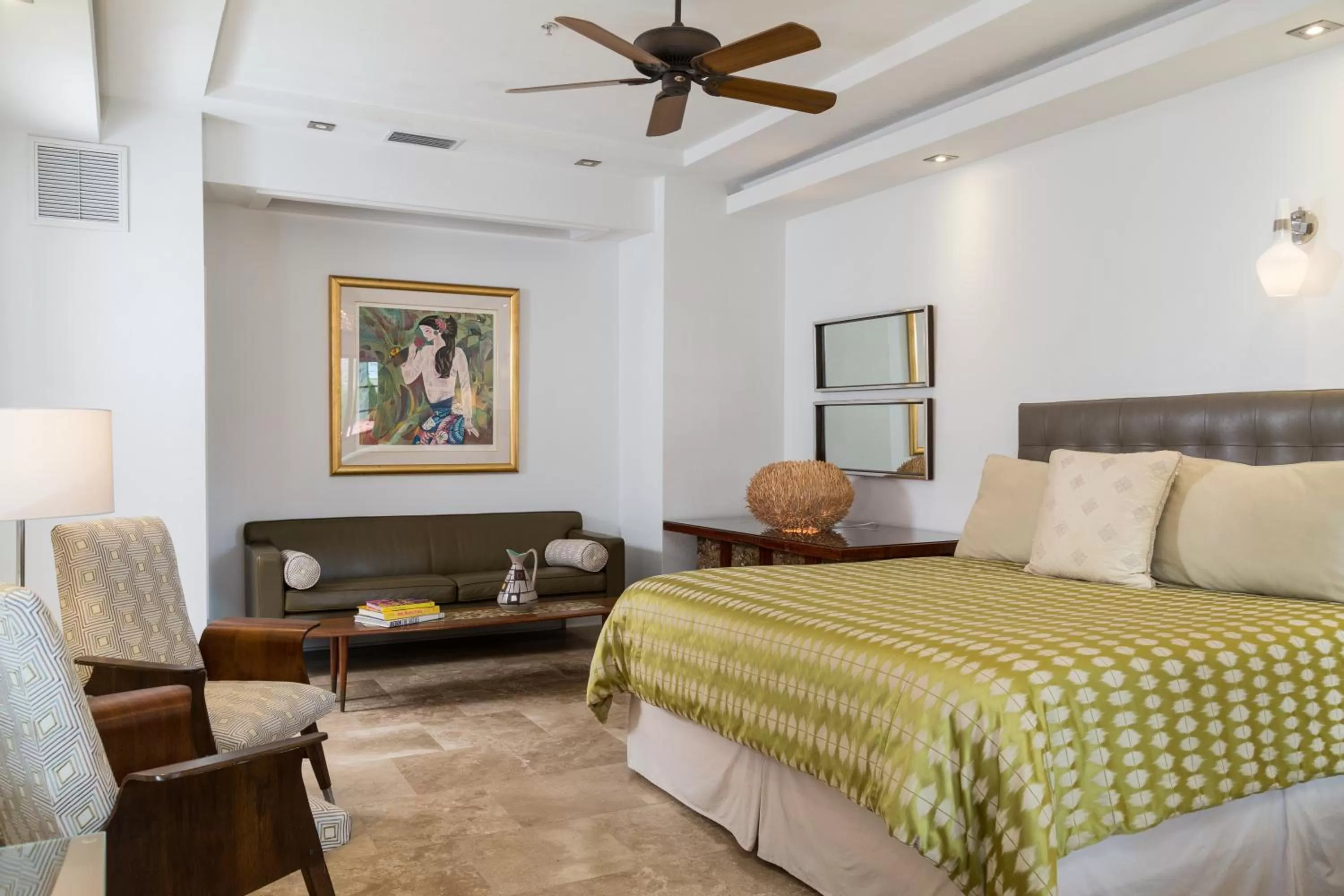 Bed in Black Dolphin Inn