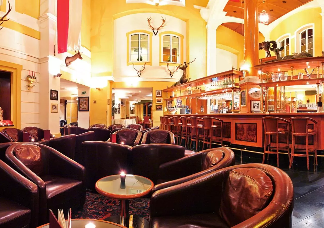 Evening entertainment in Hotel Salzburger Hof