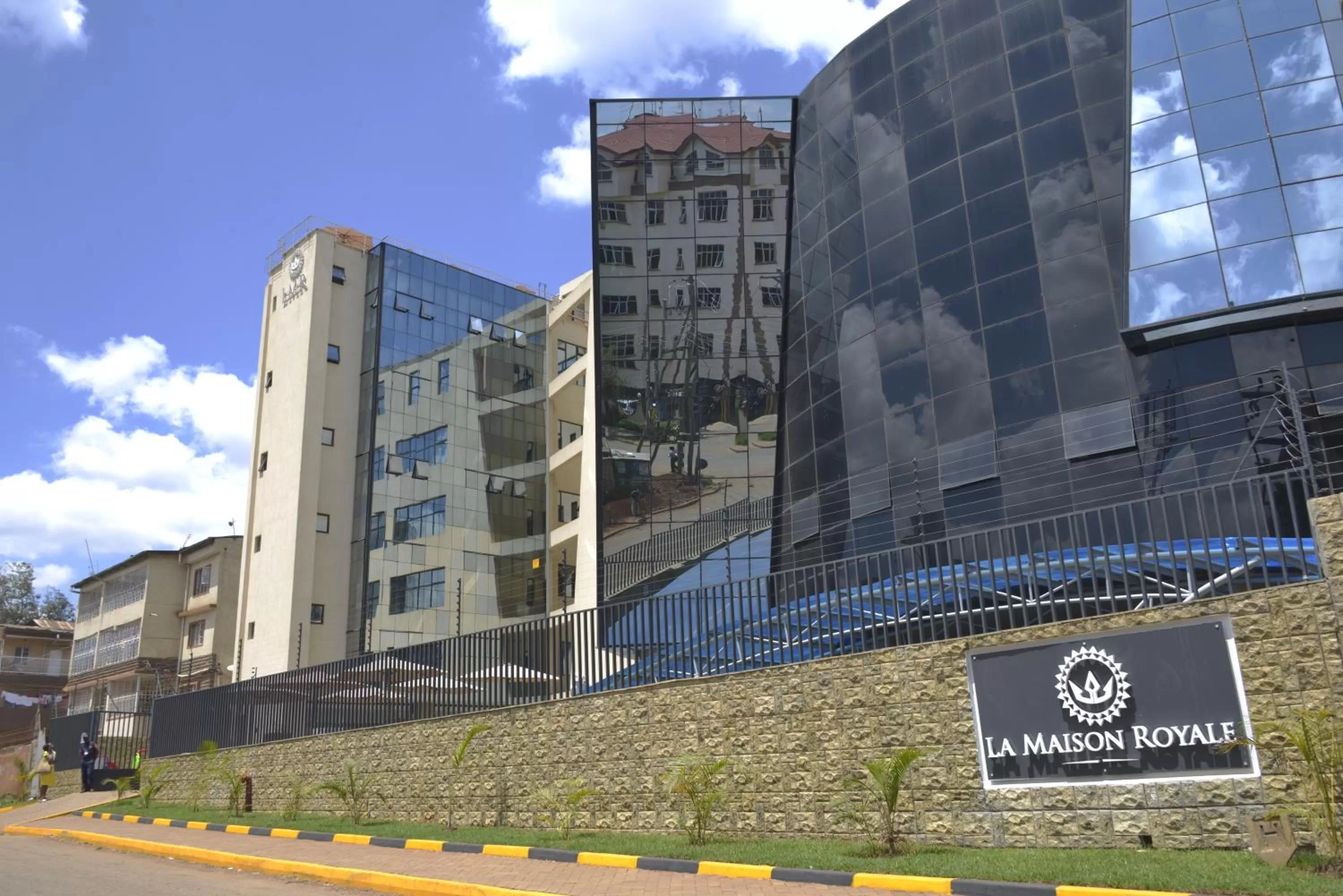 Facade/entrance in La Maison Royale