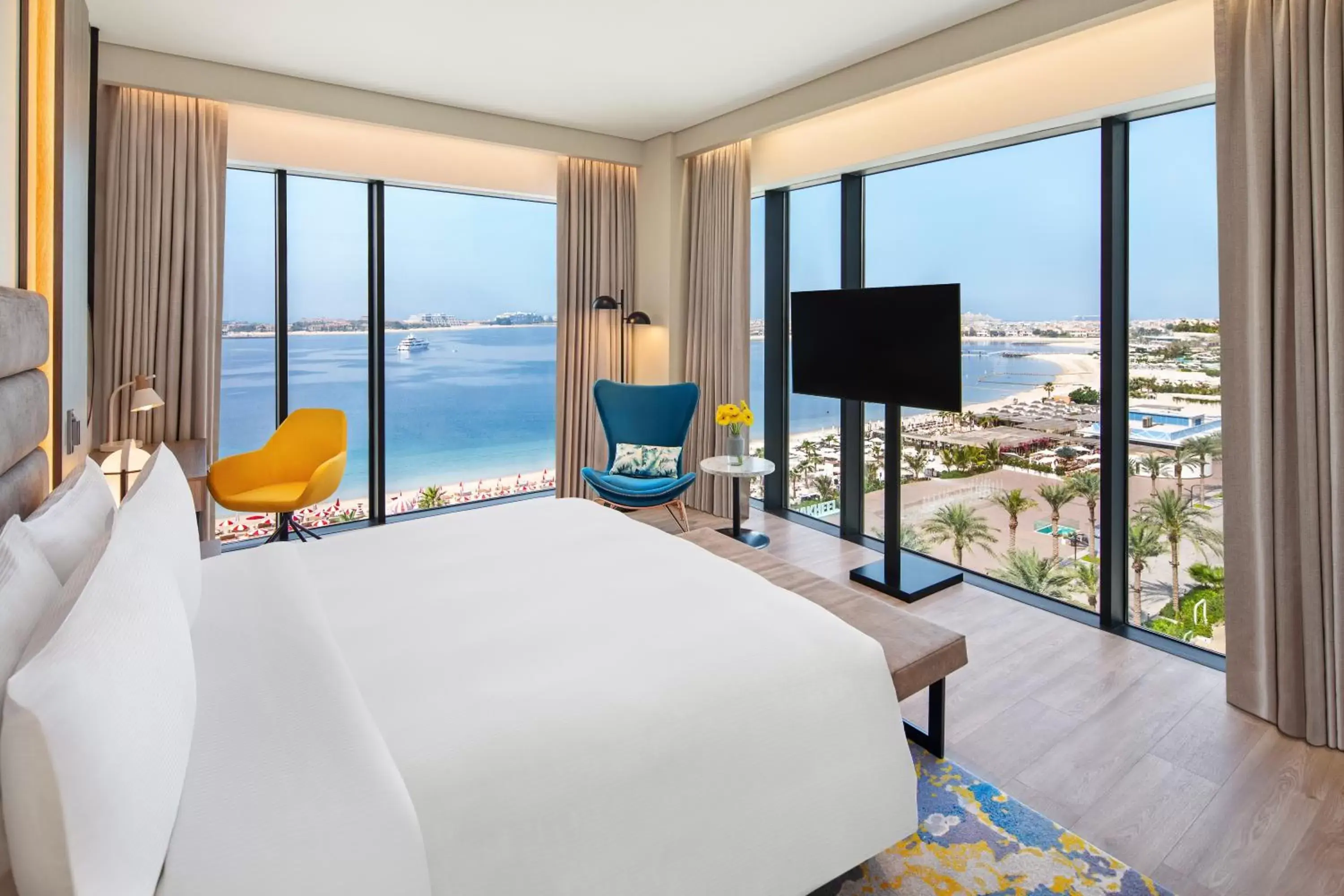 King Room with Panoramic Beachfront View in voco Dubai The Palm by IHG King Room with Panoramic Beachfront View in voco Dubai The Palm by IHG