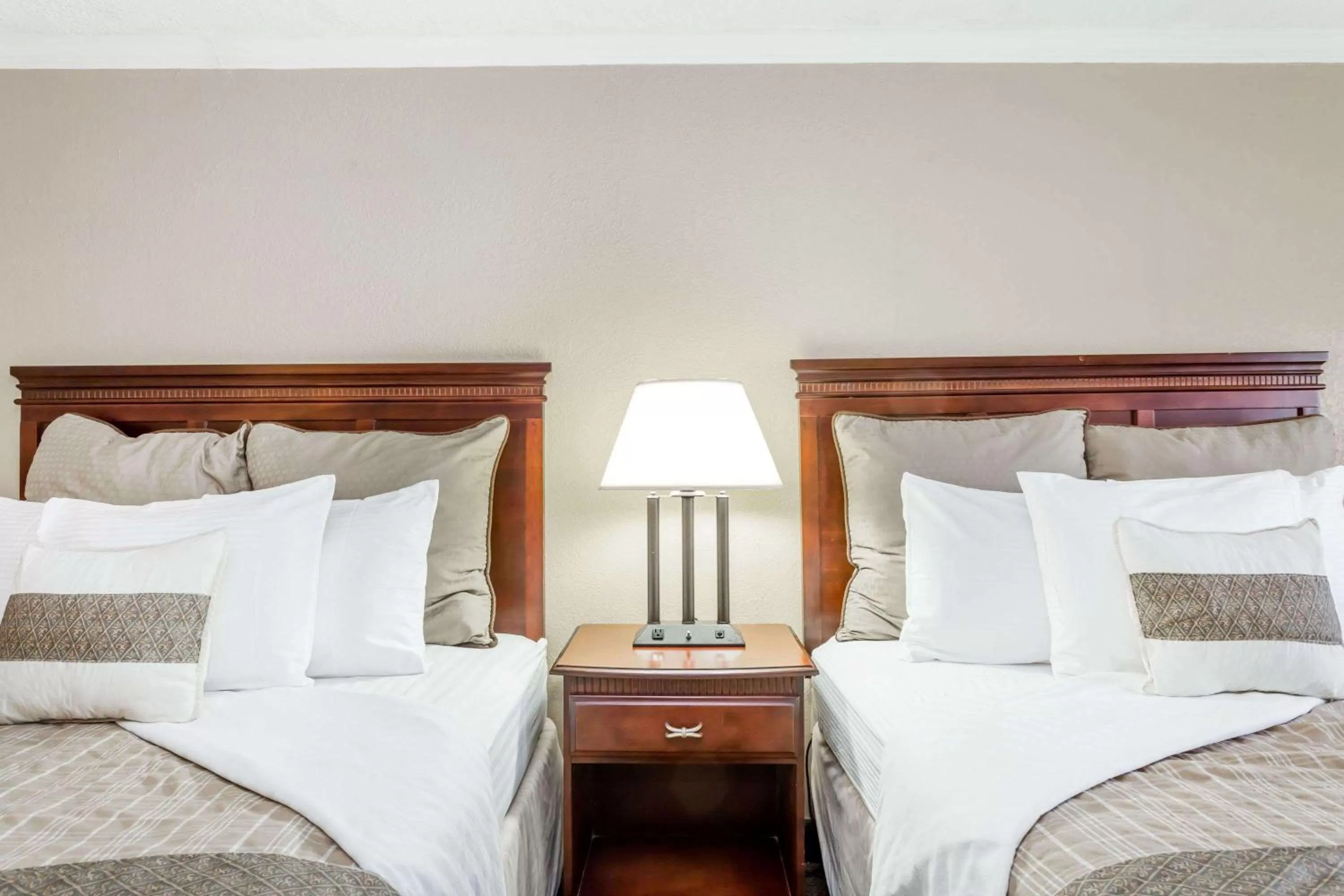 Photo of the whole room, Bed in Days Inn by Wyndham Destin