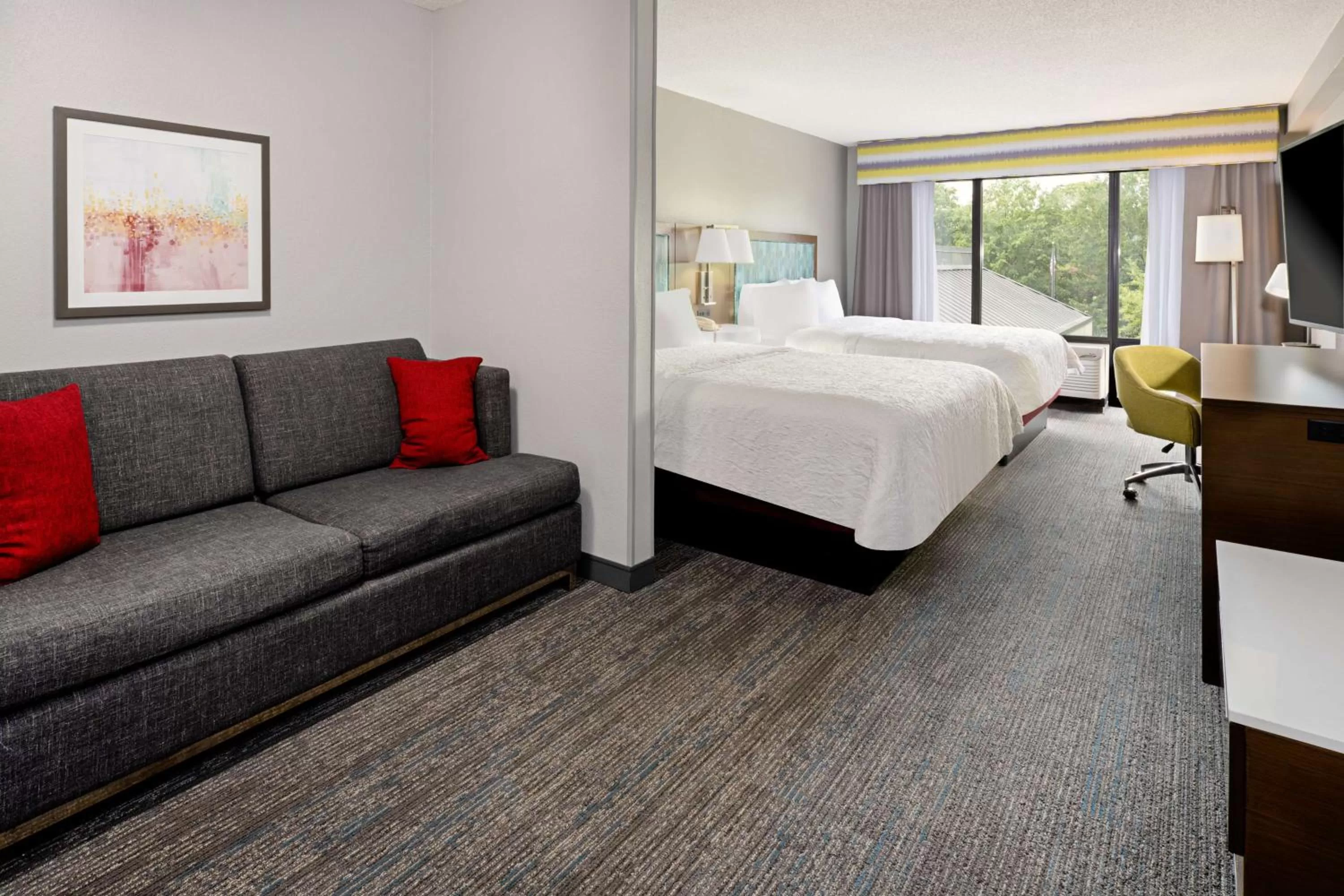 Living room, Bed in Hampton Inn Richmond-Mechanicsville