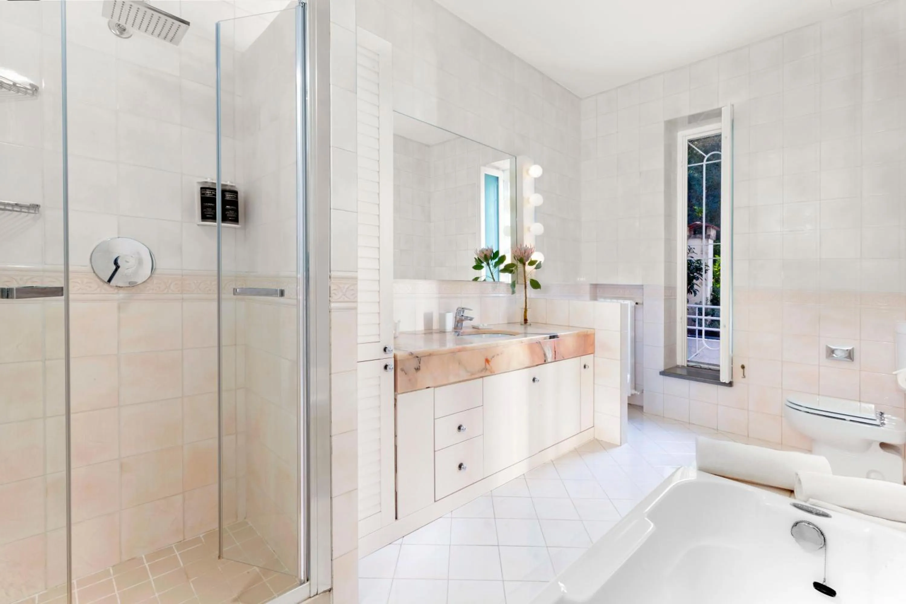 Bathroom in Villa Oriana Relais