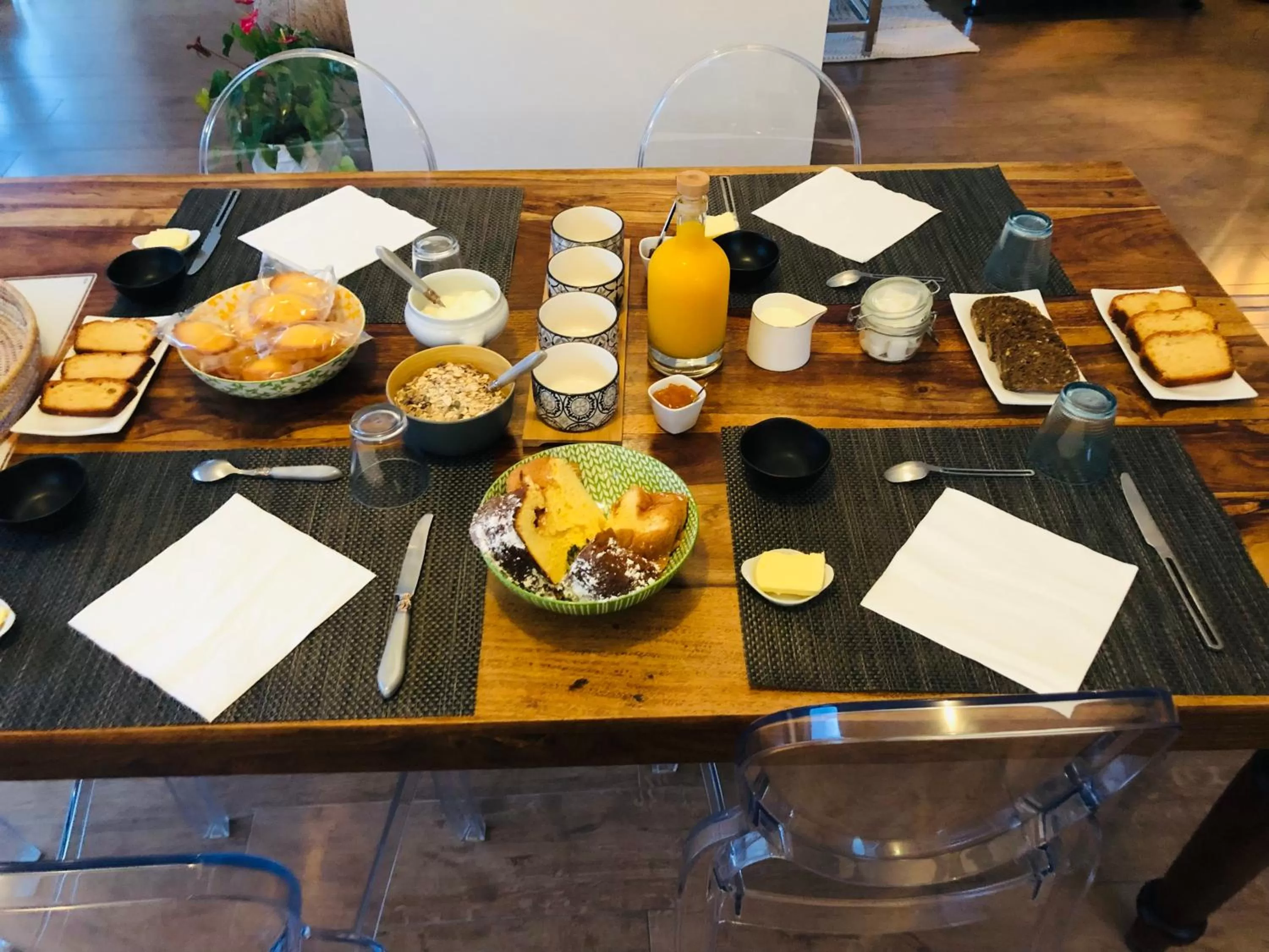 Breakfast in Villa MY le Mans