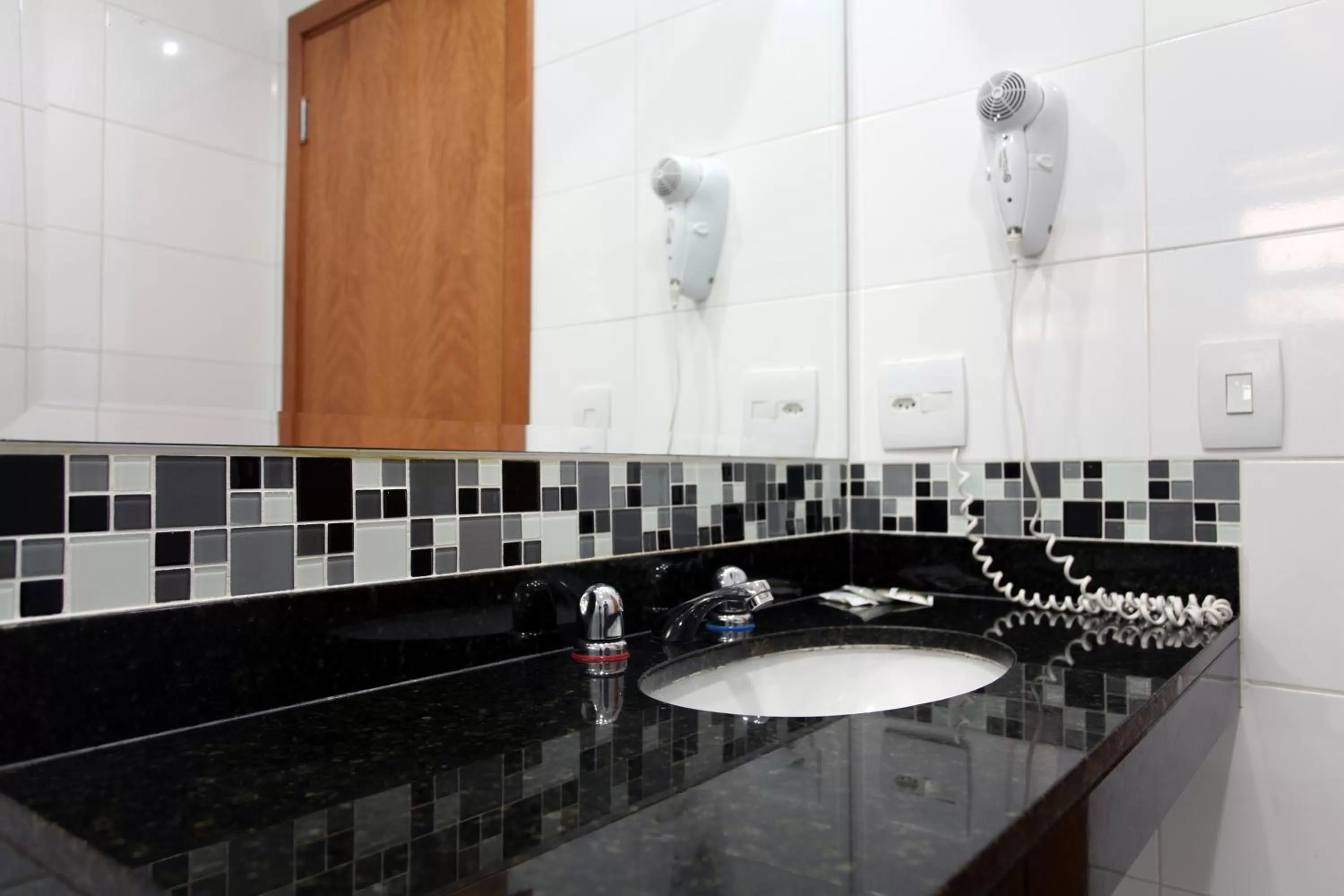 Shower in Fluminense Hotel