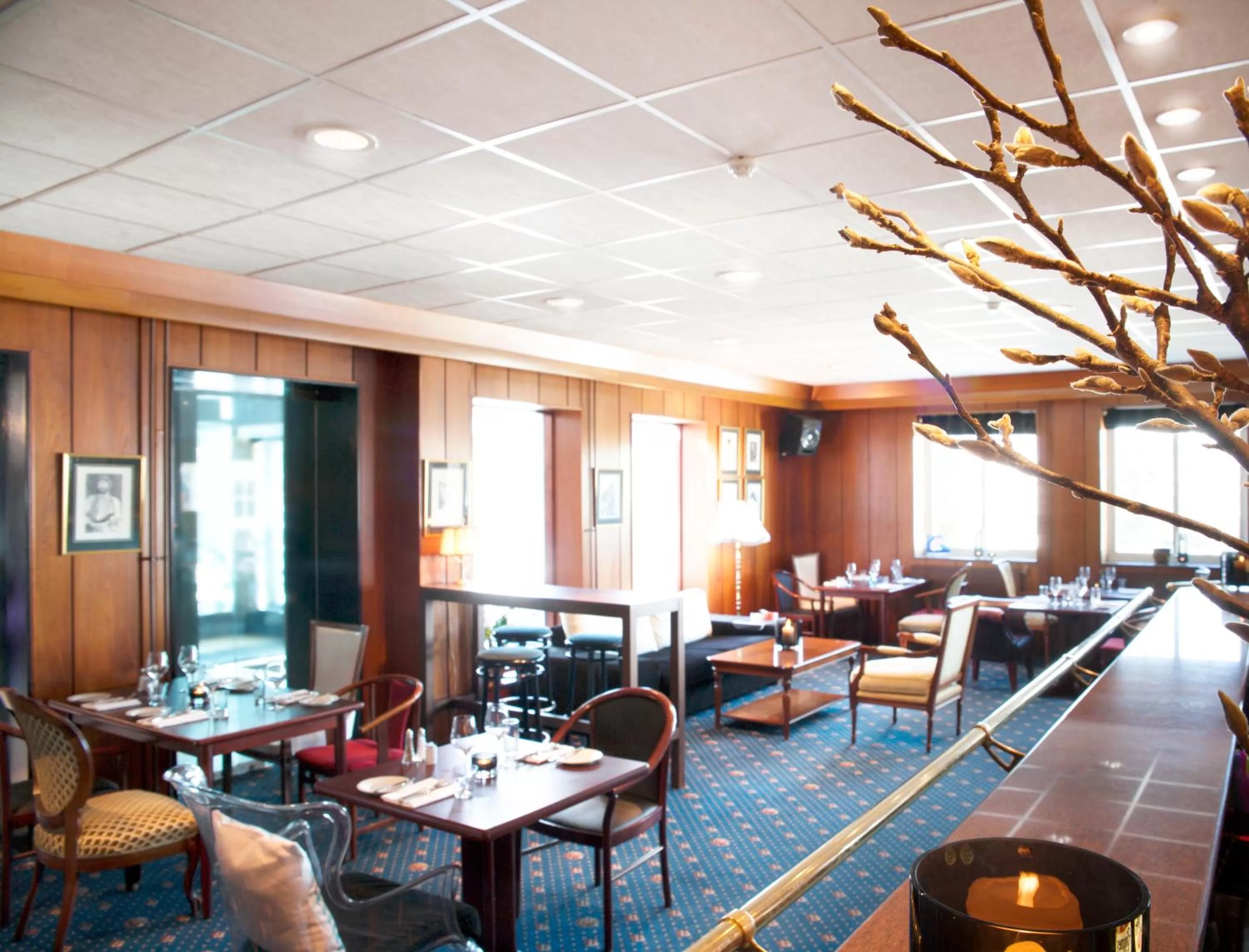 Restaurant/places to eat in Vinger Hotell