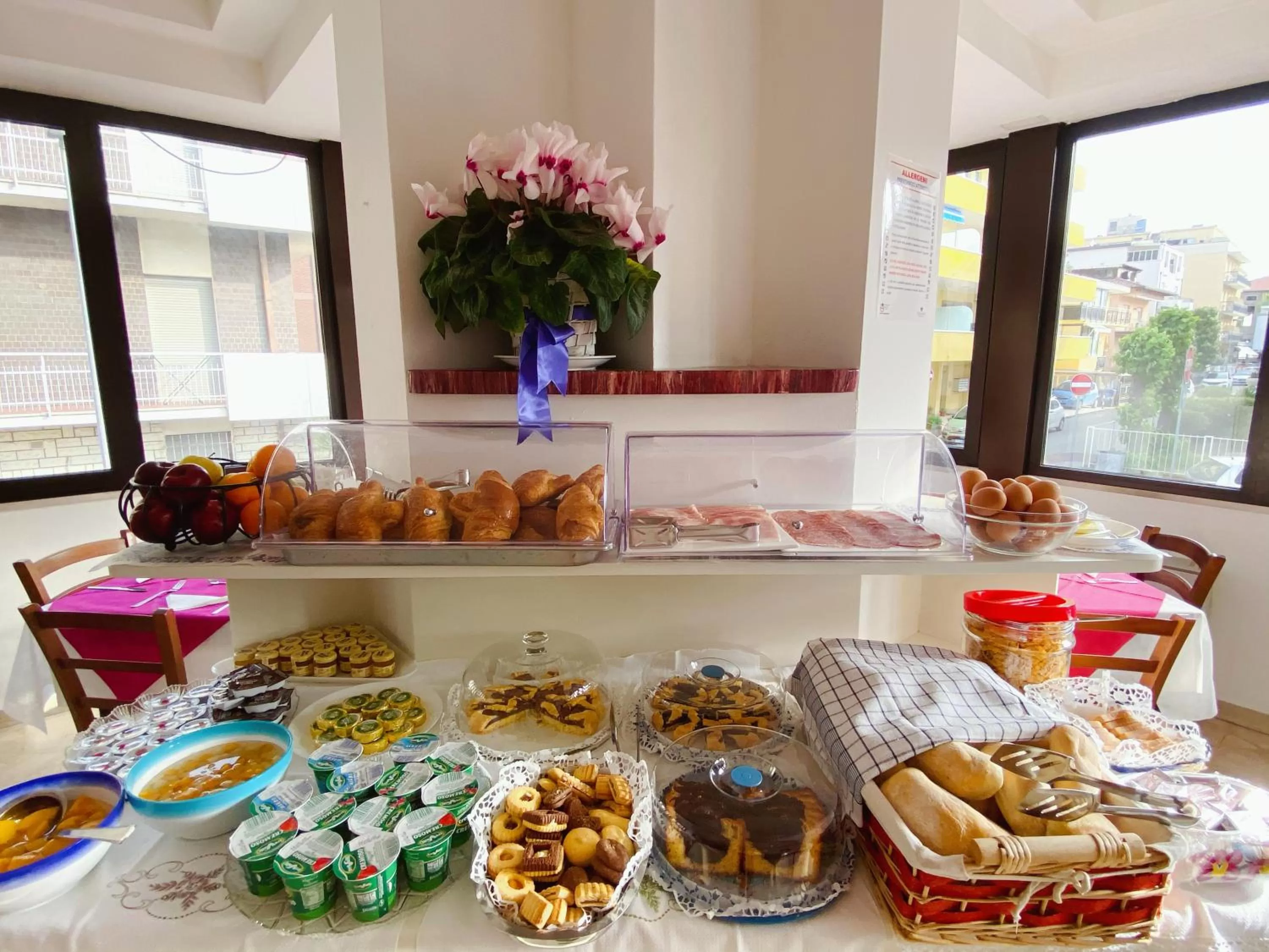 Breakfast in HOTEL ABAY