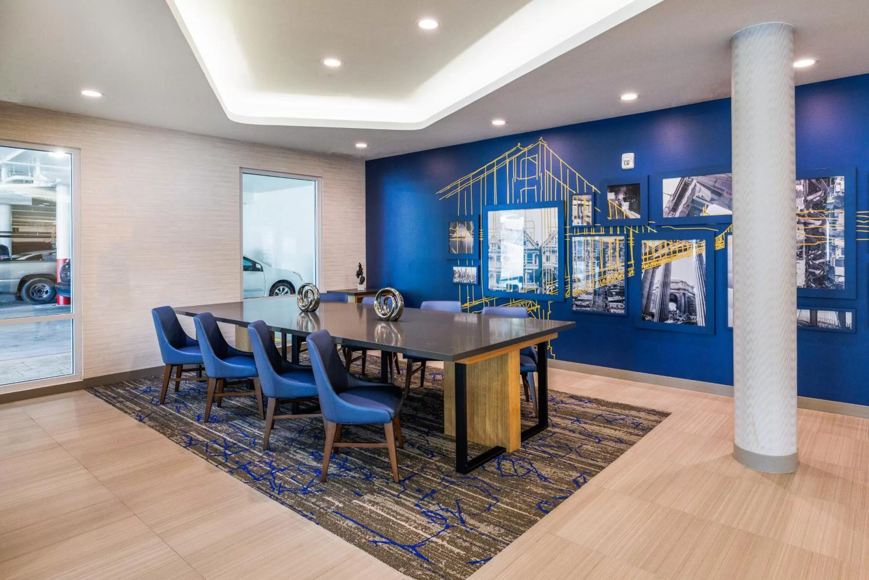 Communal lounge/ TV room in Hyatt Place San Carlos