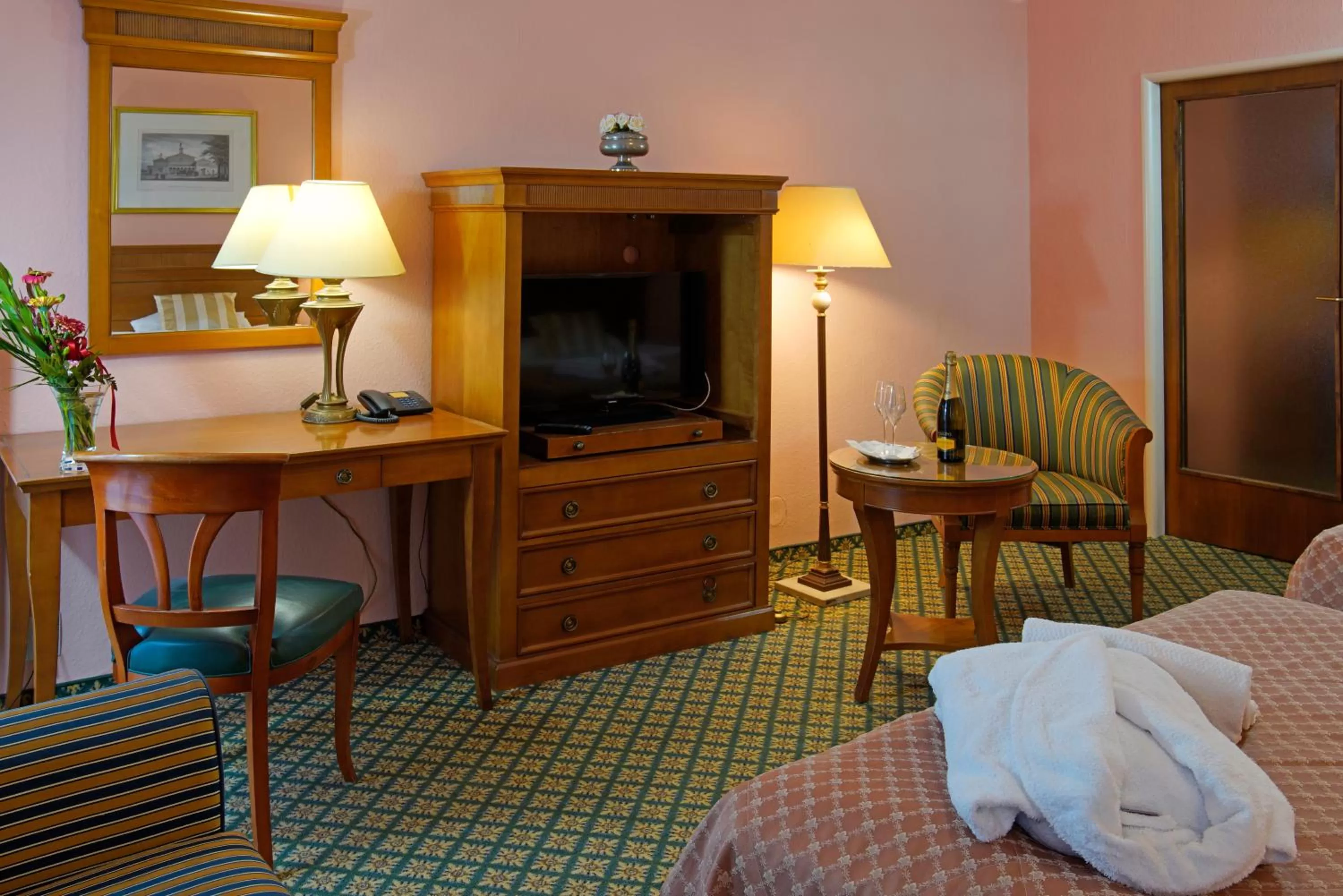 TV and multimedia, Bed in Hotel Villa Lauretta