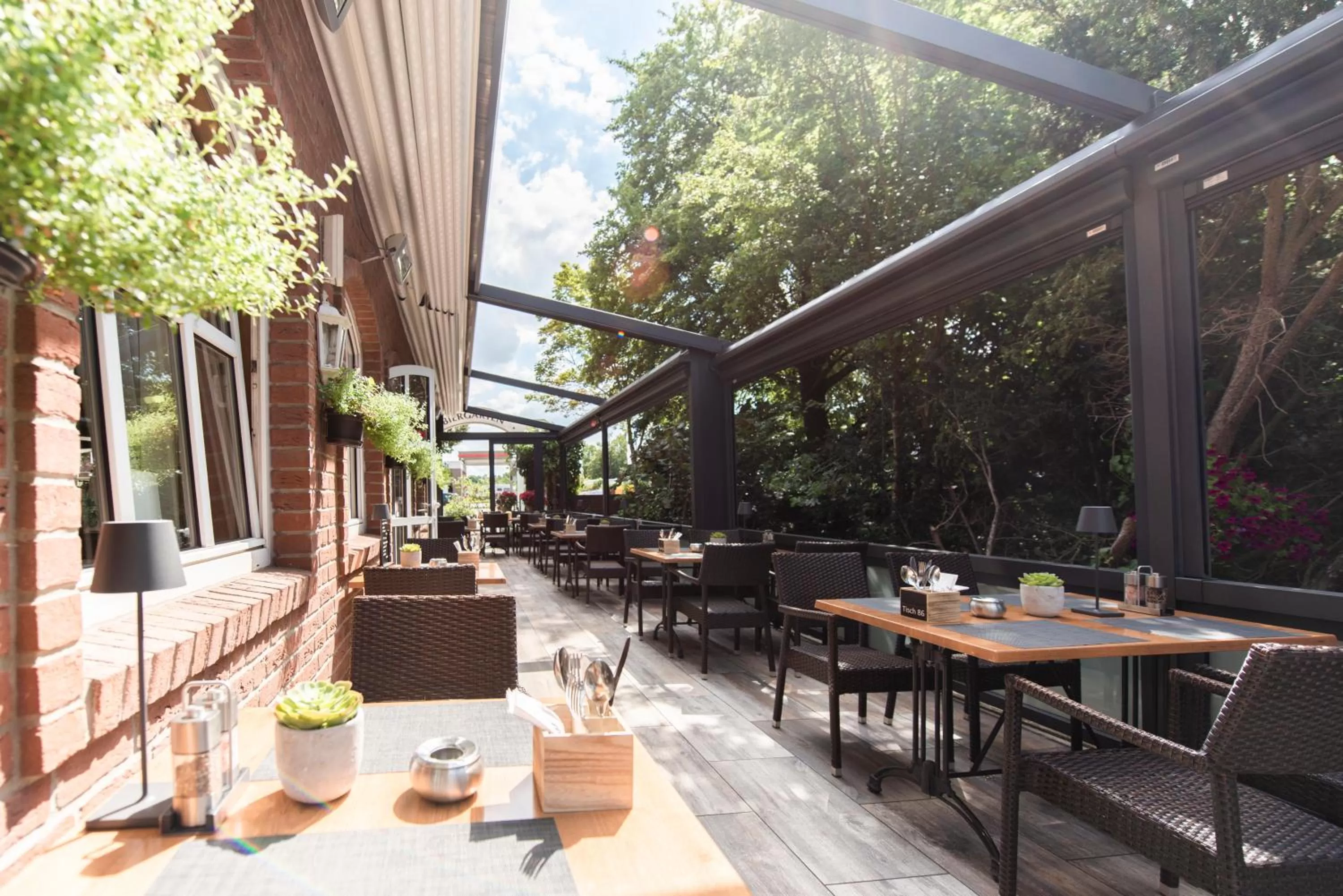 Restaurant/places to eat in Hotel Hennies