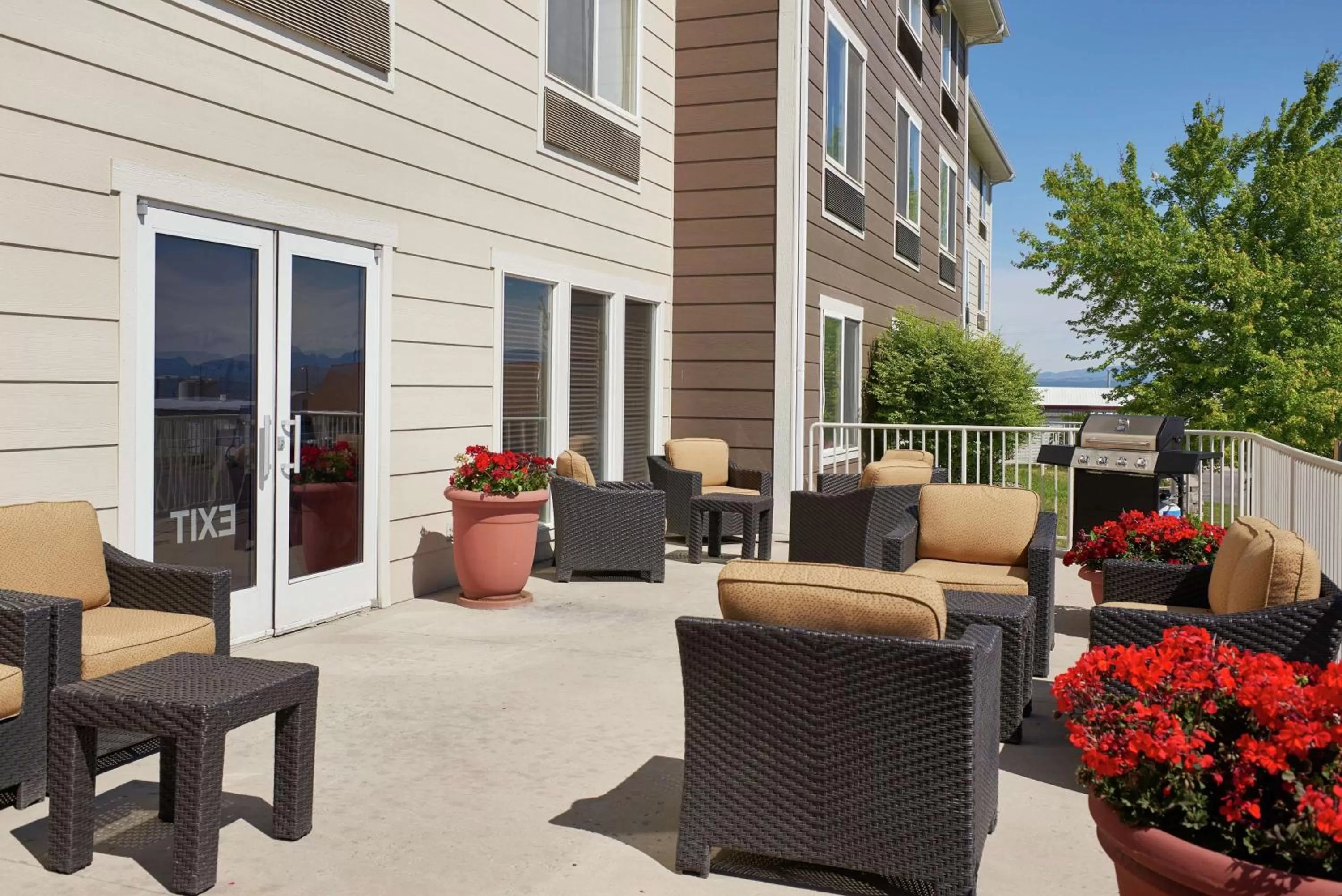 Patio in Hampton Inn Helena