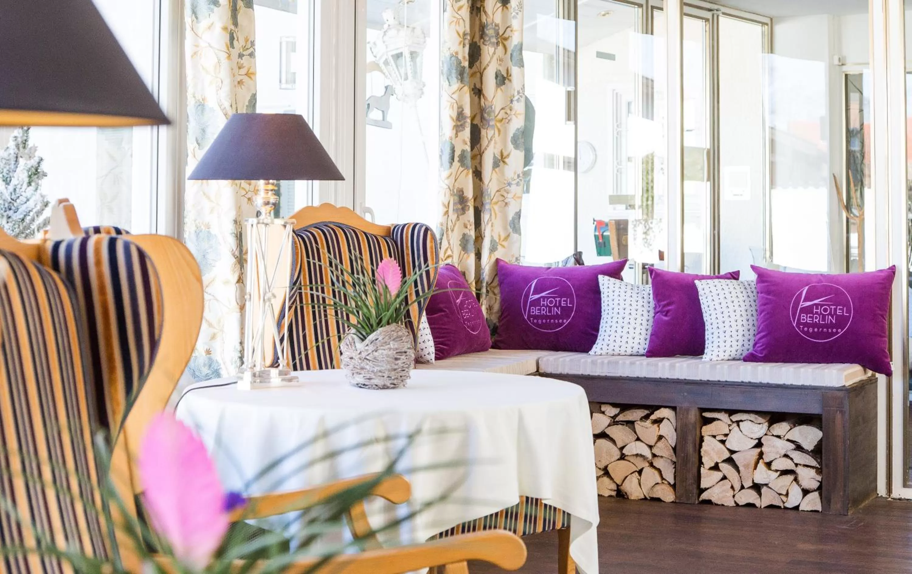 Lounge or bar, Seating Area in Hotel Berlin Tegernsee