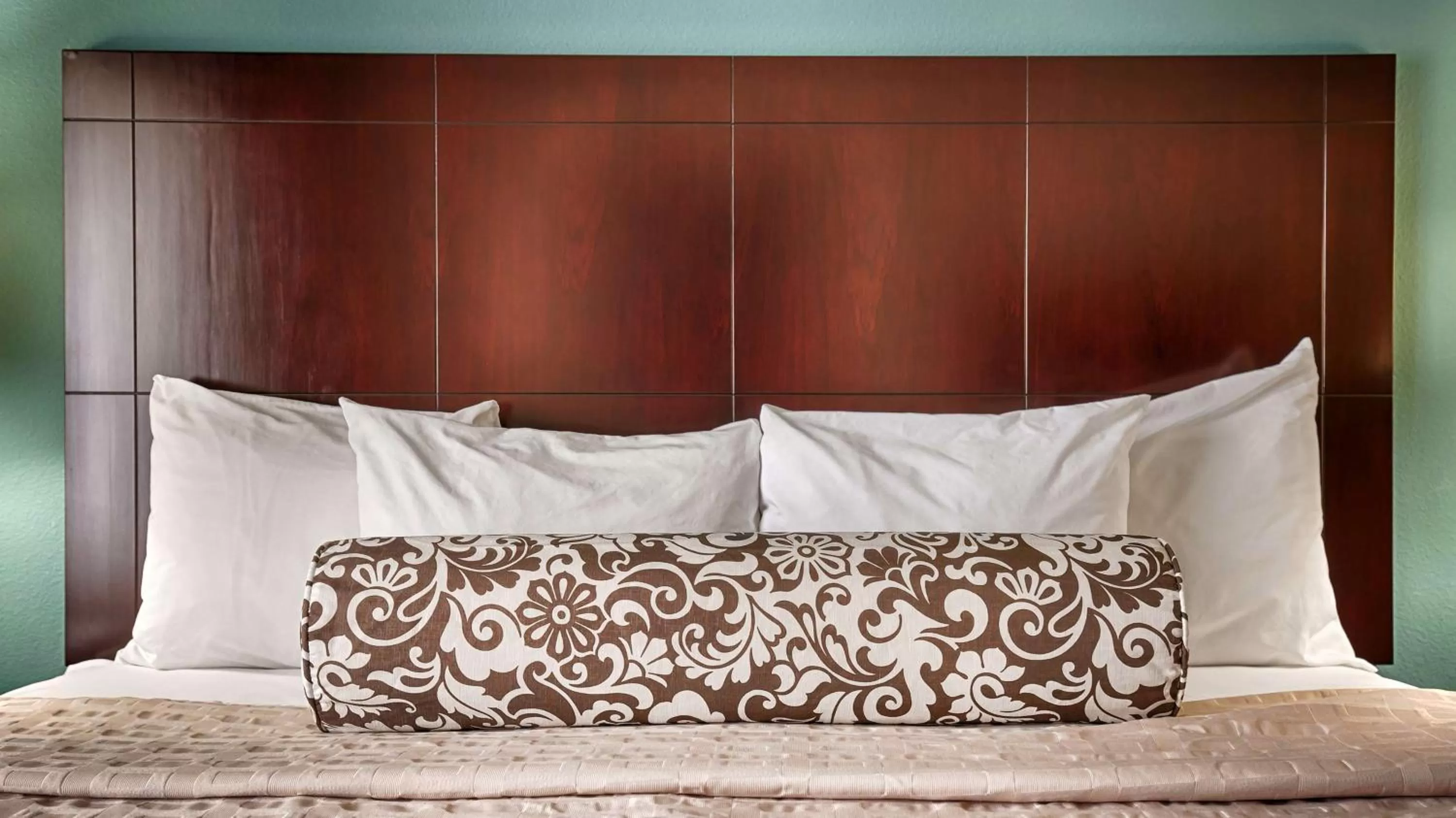 King Room - Hearing Accessible in Best Western Plus Katy Inn and Suites