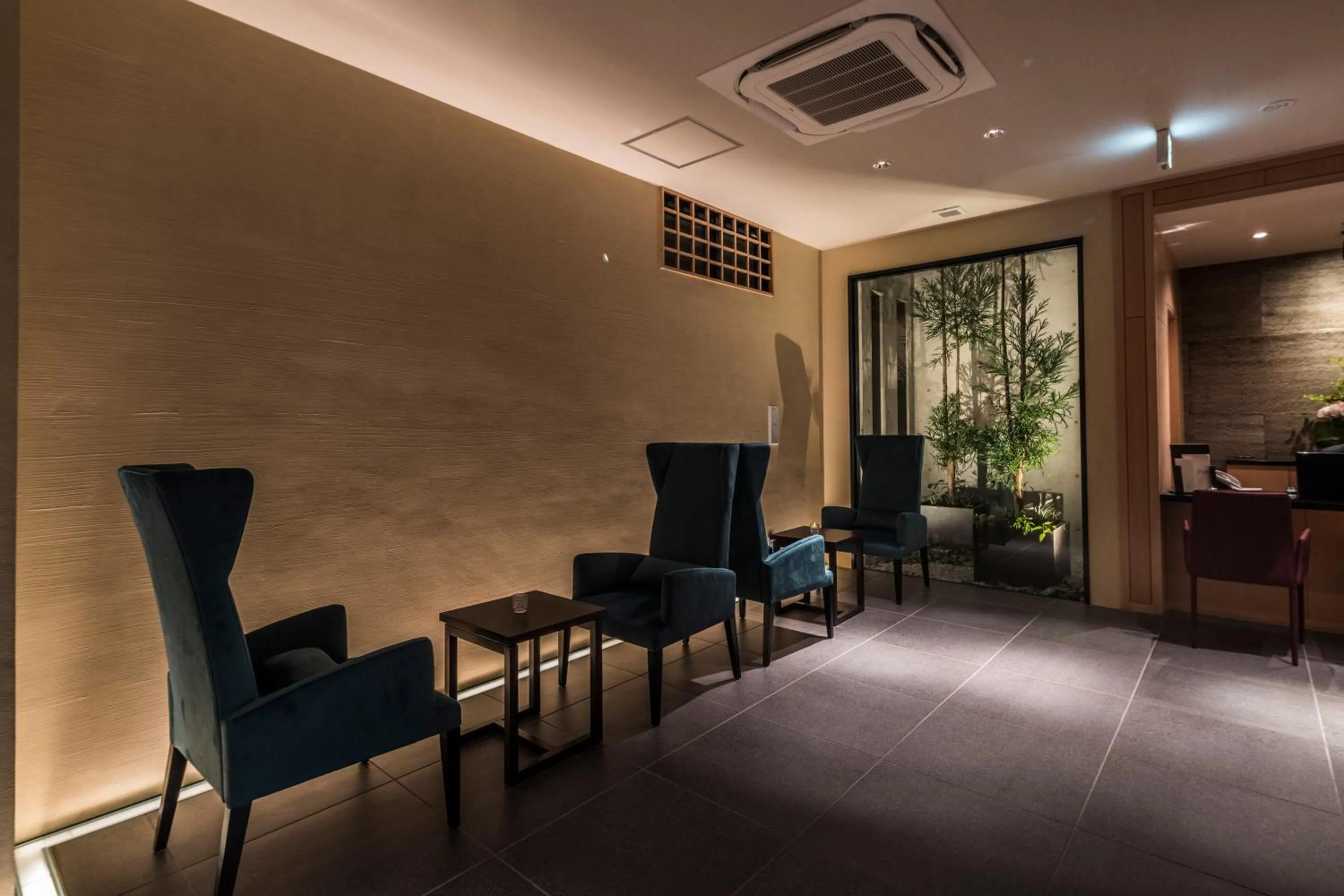 Seating area in Kyoto Shinmachi Rokkaku Hotel grandereverie