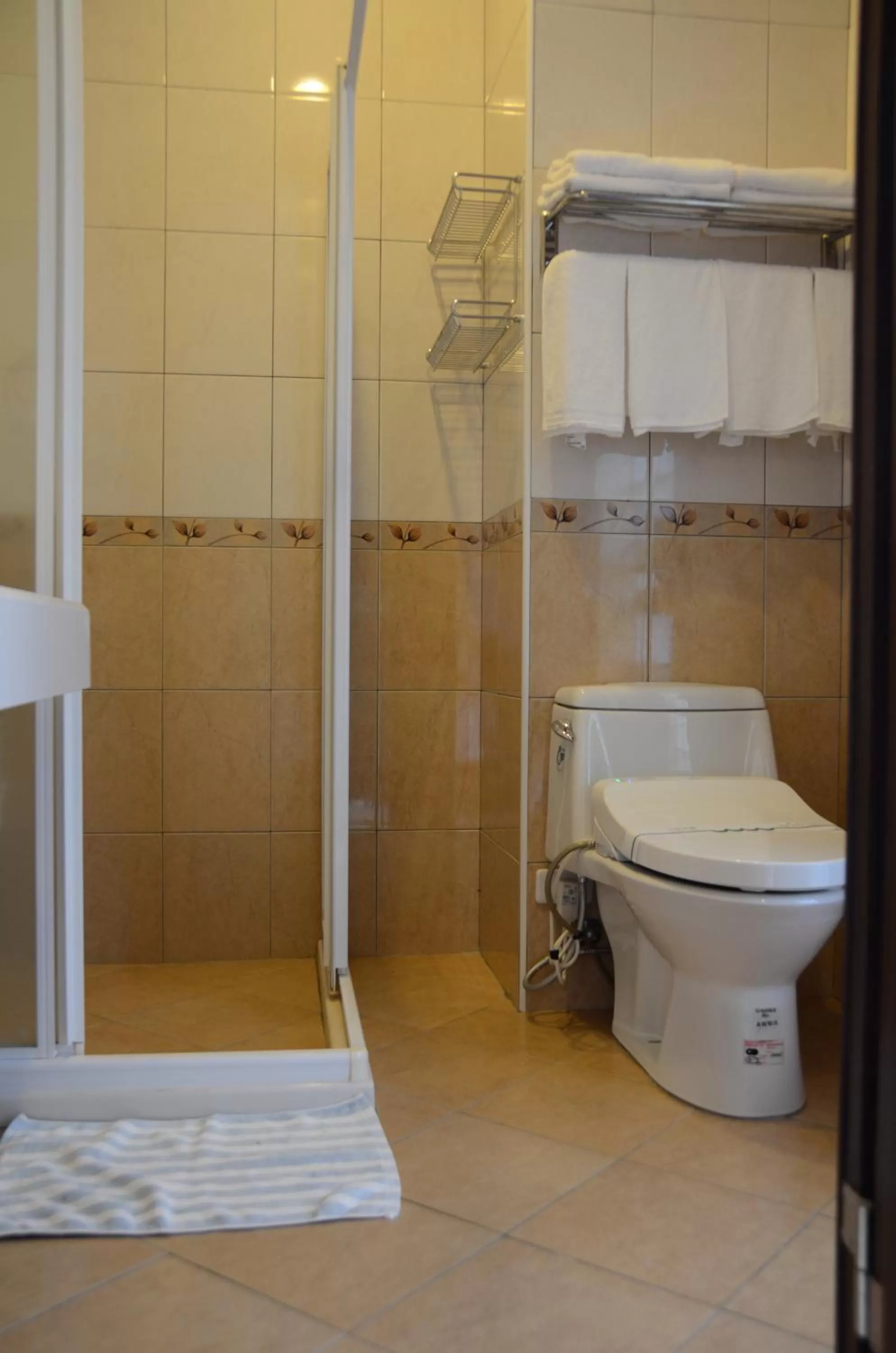 Bathroom in Rainbow Bridge B&B