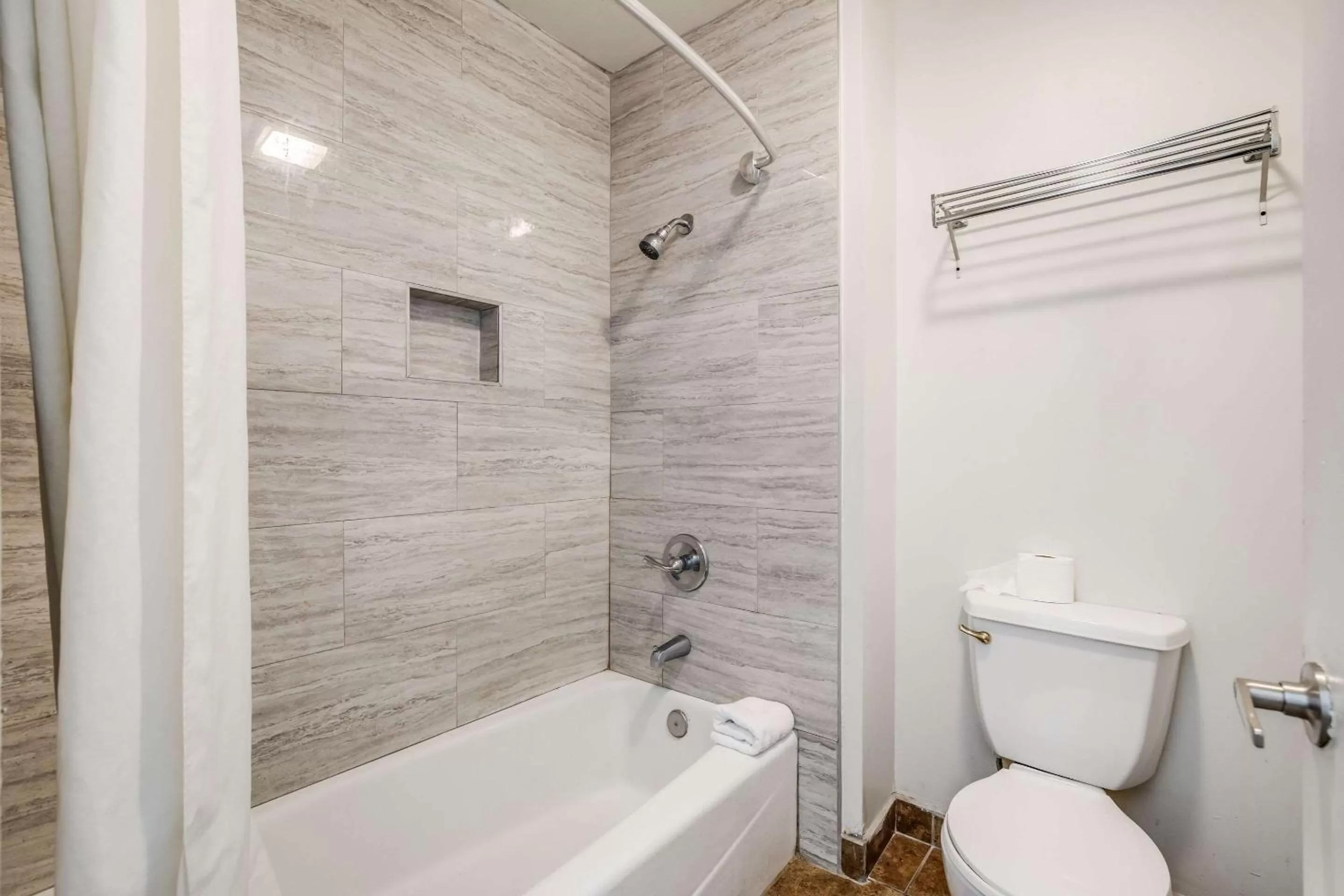 Bedroom in Rodeway Inn Old Town Temecula