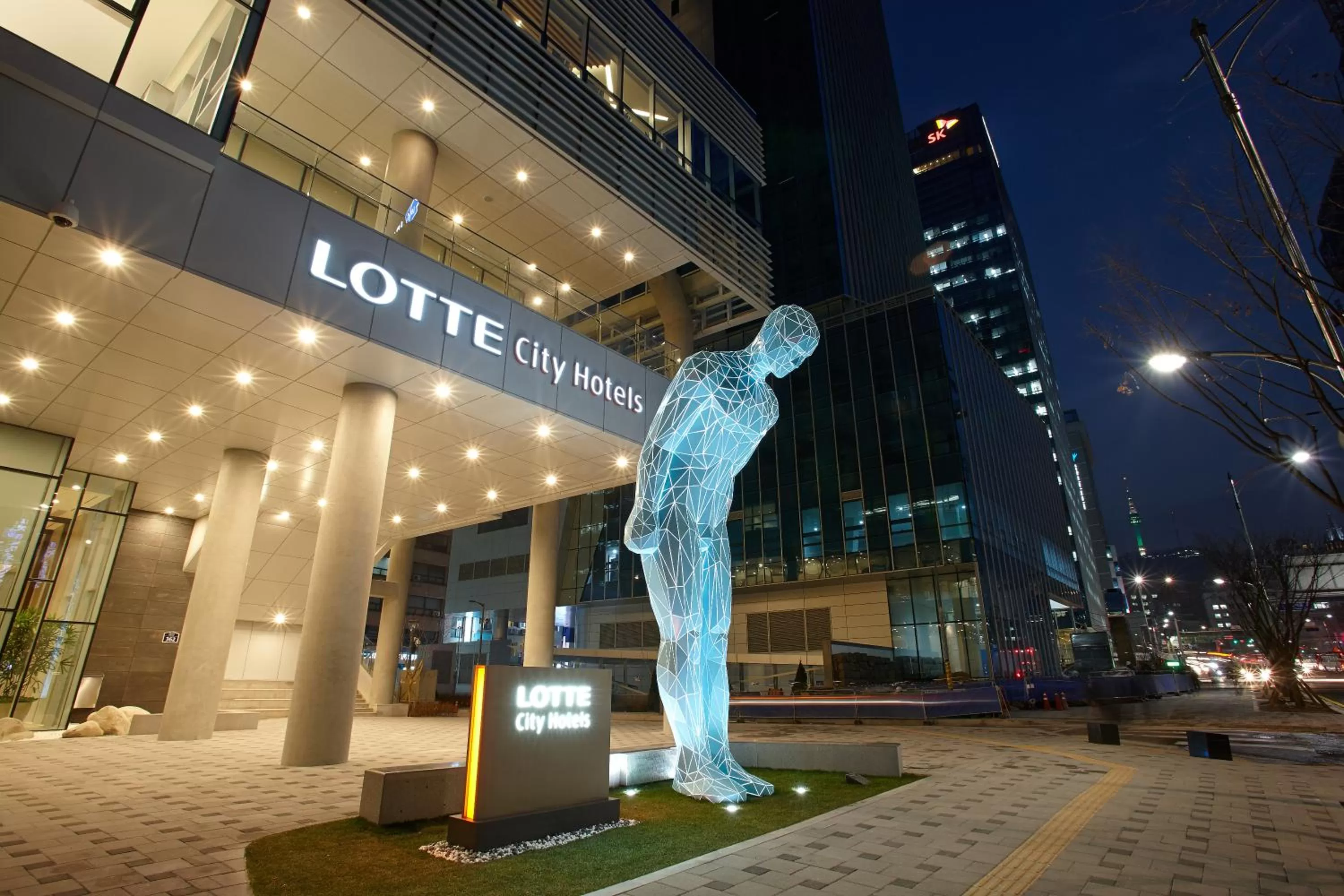 Facade/entrance in LOTTE CITY HOTEL Myeongdong