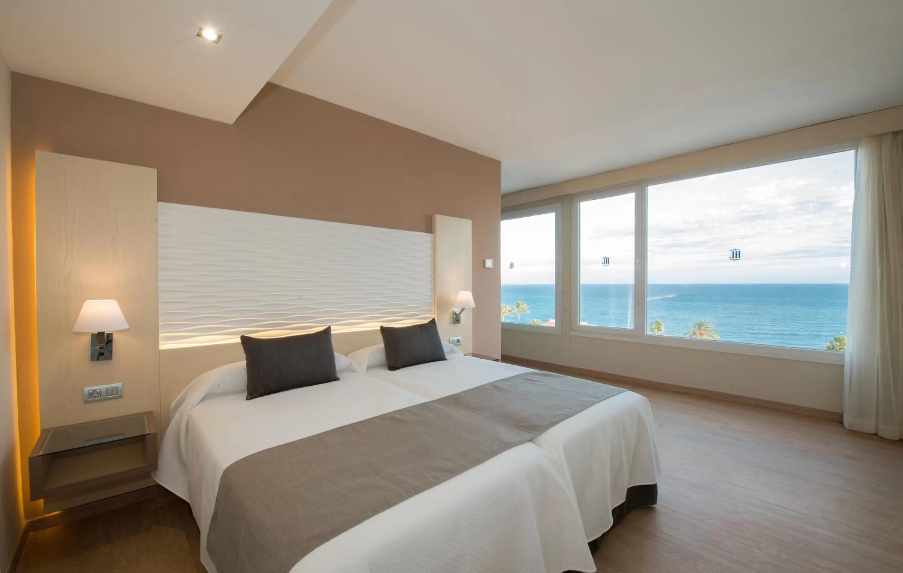 Bedroom, Bed in HL Suitehotel Playa del Inglés - Adults Only