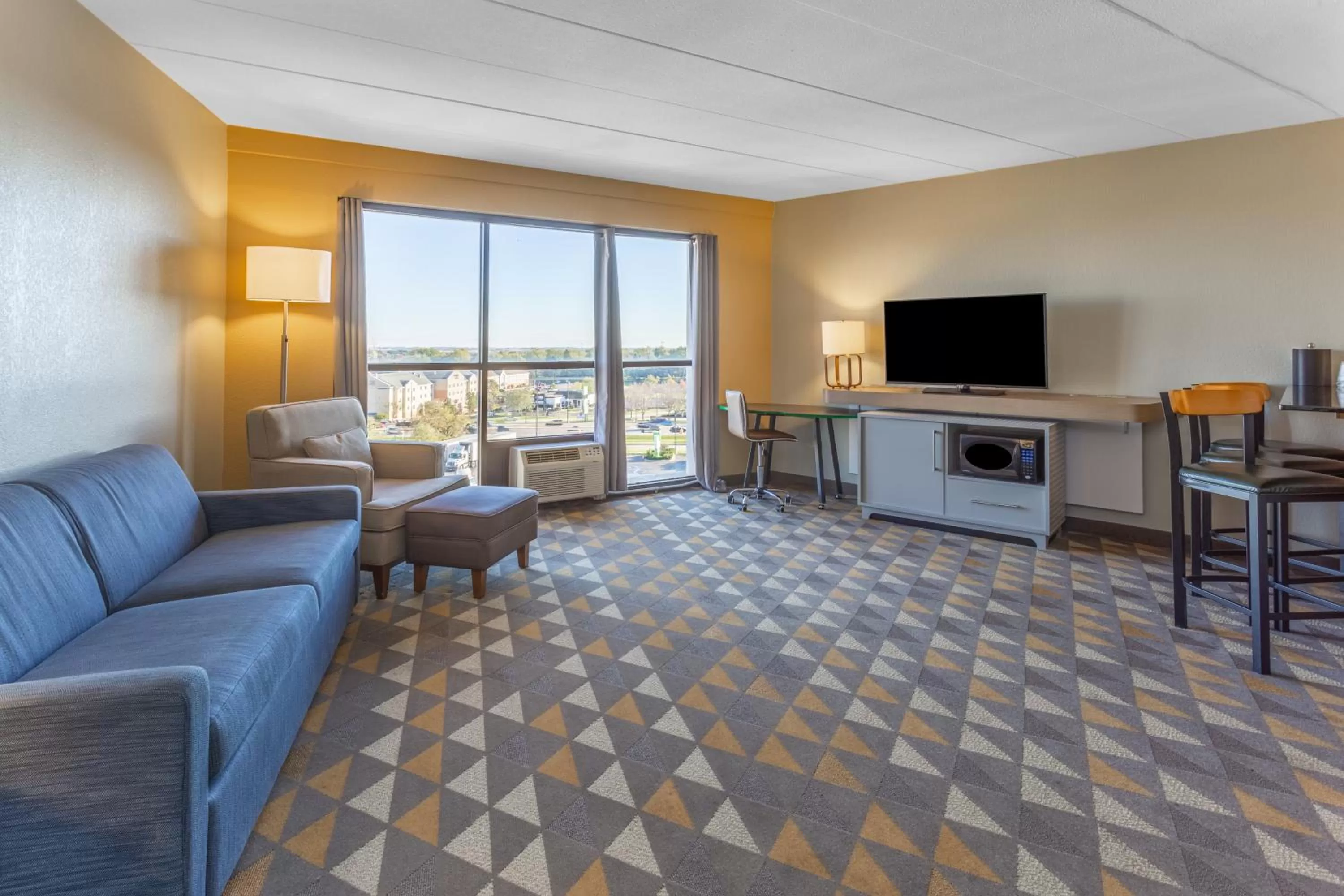 TV and multimedia in Holiday Inn Rockford by IHG