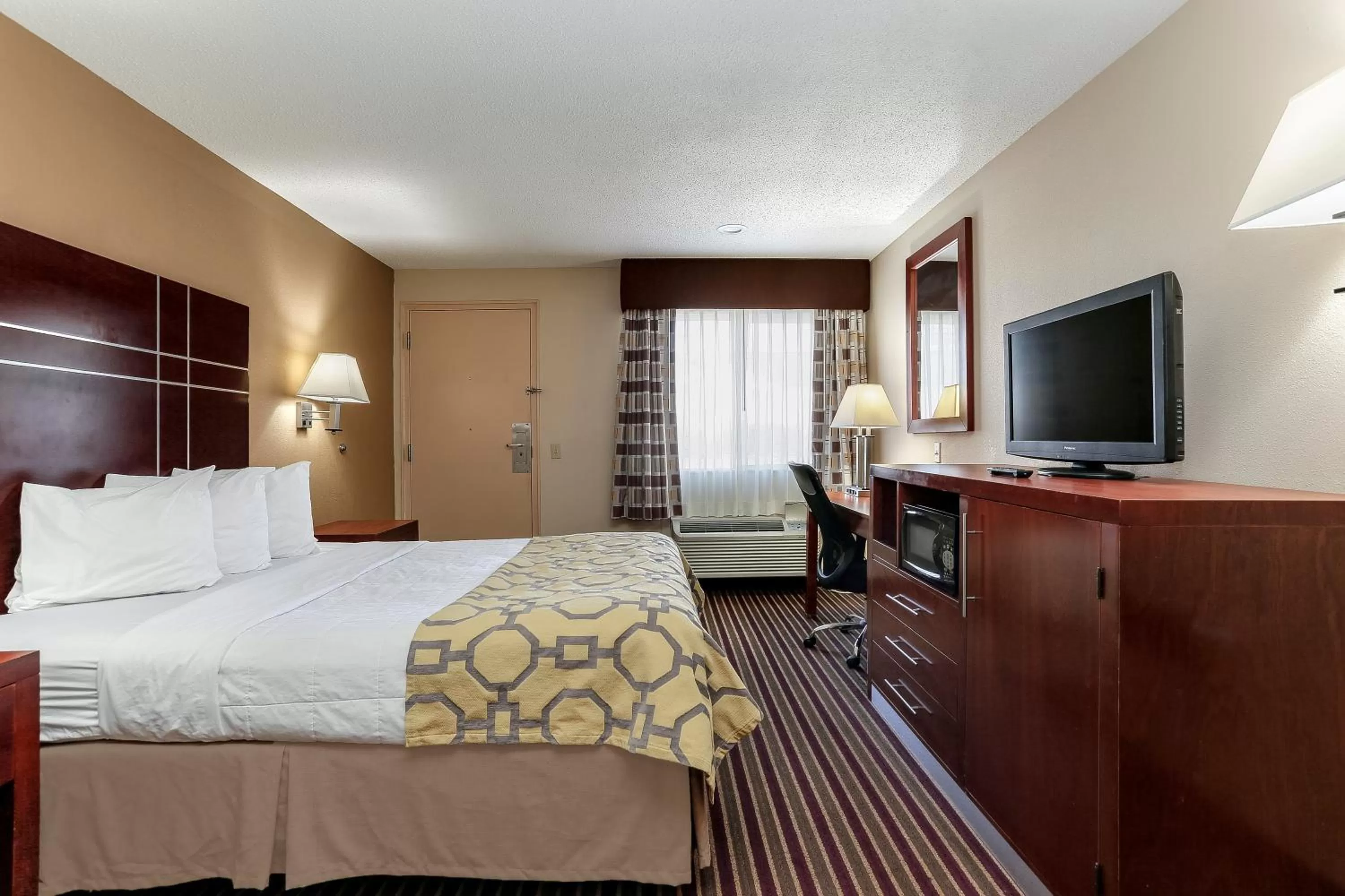 Bed in Baymont by Wyndham Bowling Green