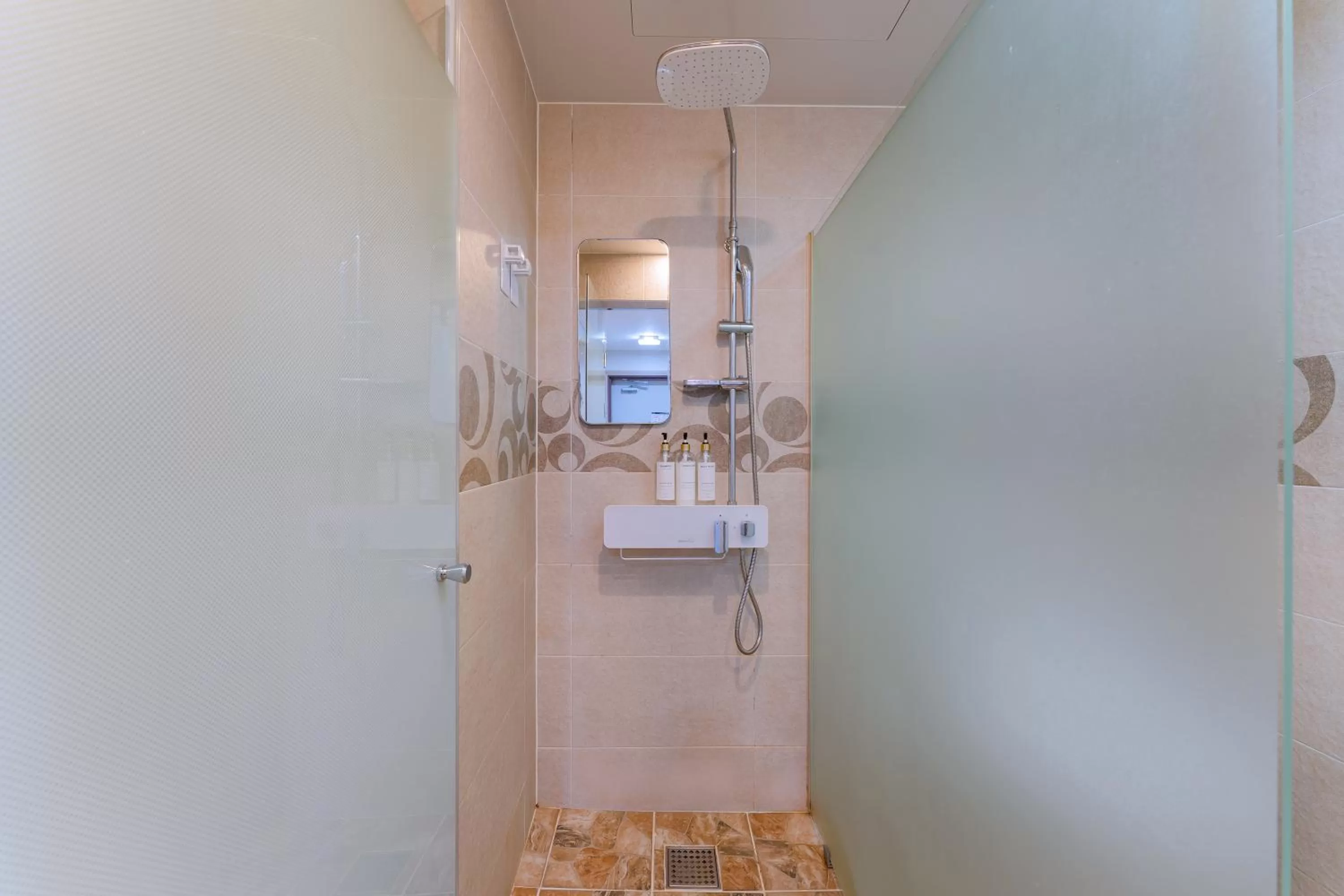 Shower in Central Park Hotel Busan