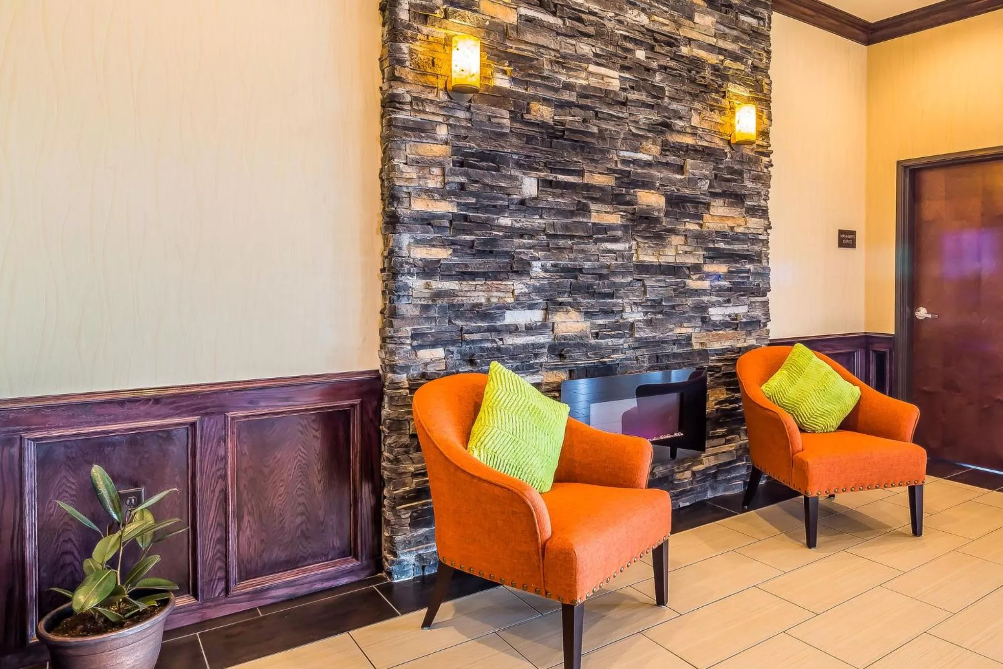 Seating area in Comfort Inn & Suites Moore - Oklahoma City