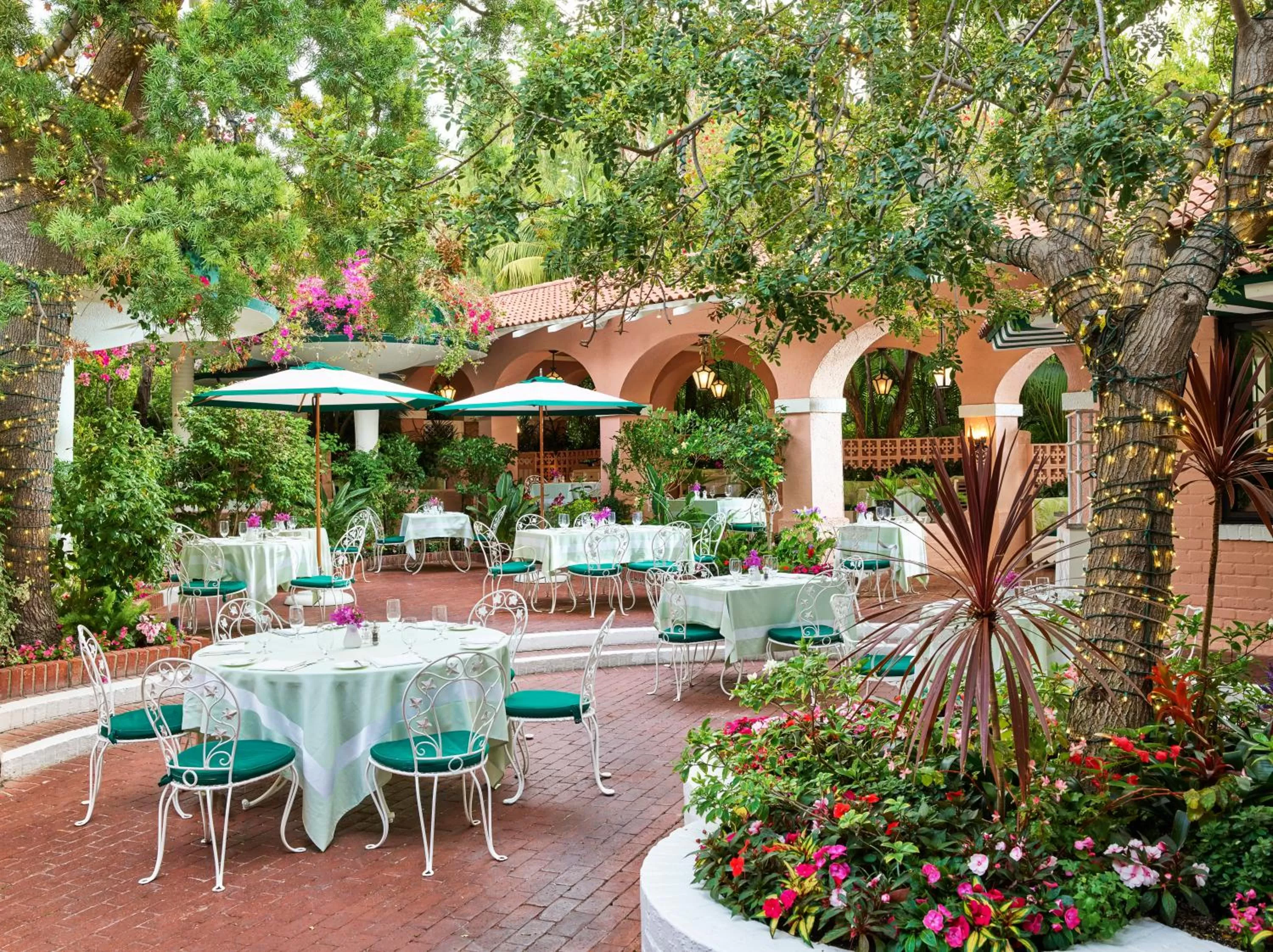 Patio in The Beverly Hills Hotel - Dorchester Collection