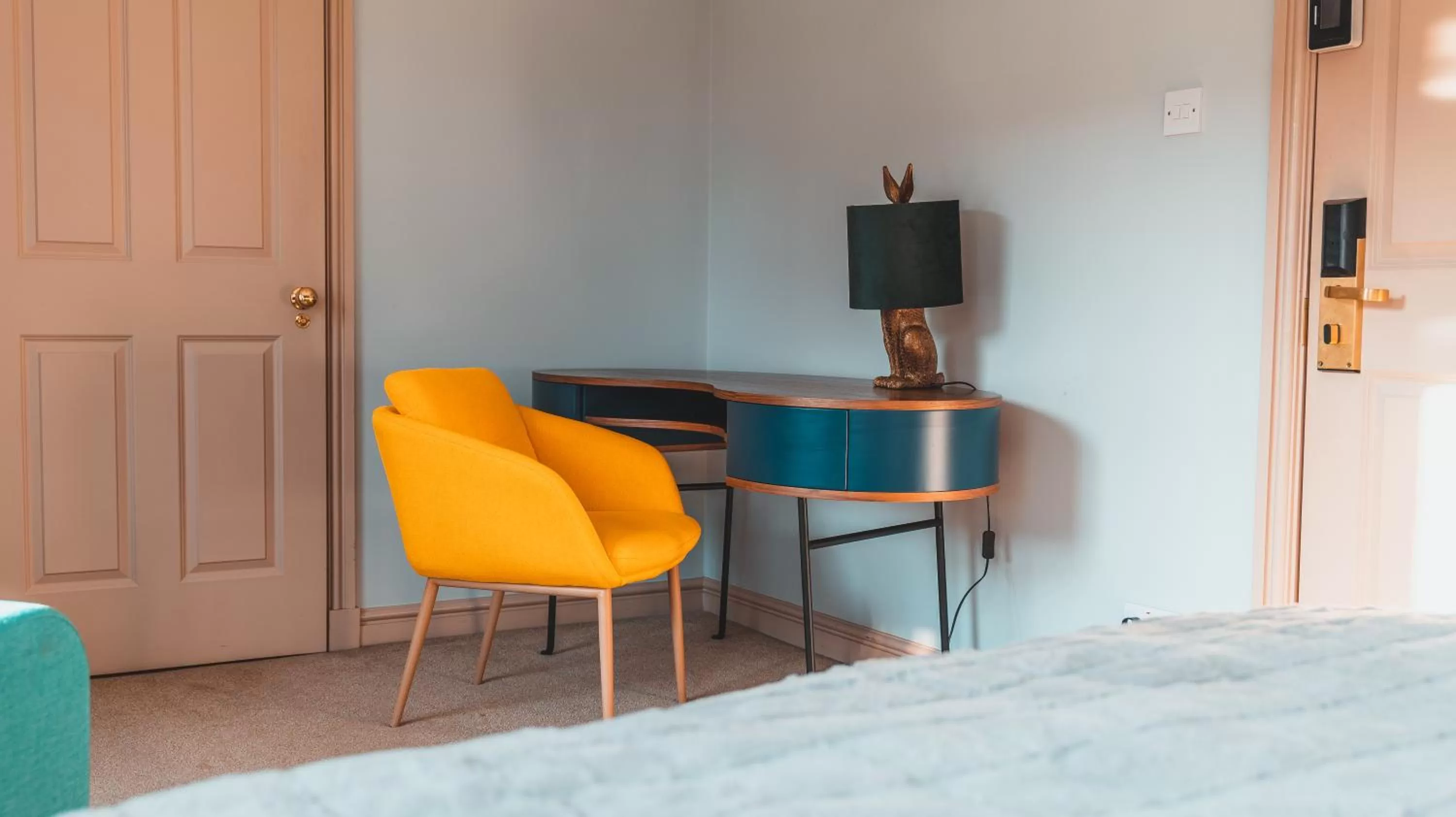 Bed in Stratford Limes Hotel