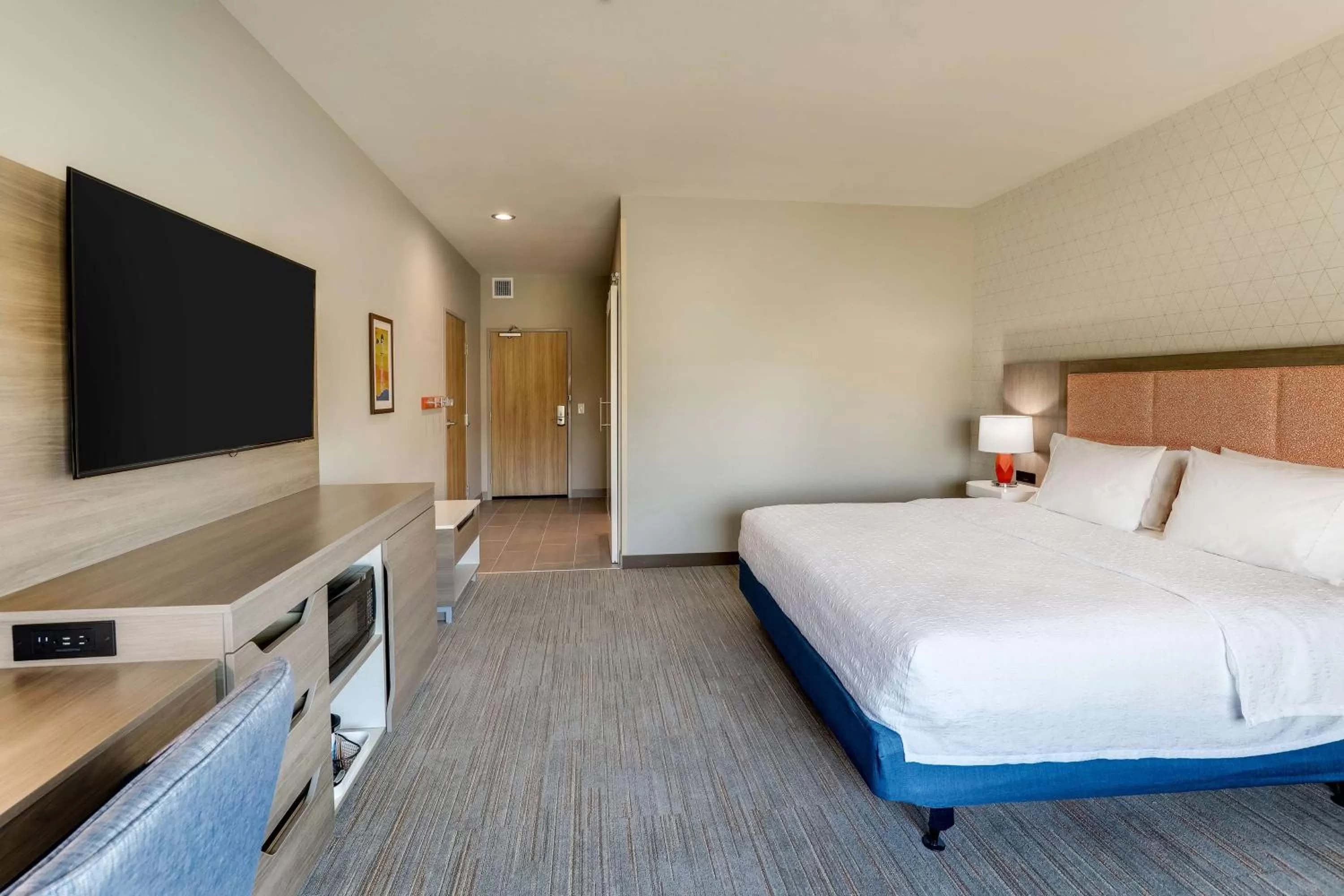 Bed in Hampton Inn & Suites Weatherford, Tx