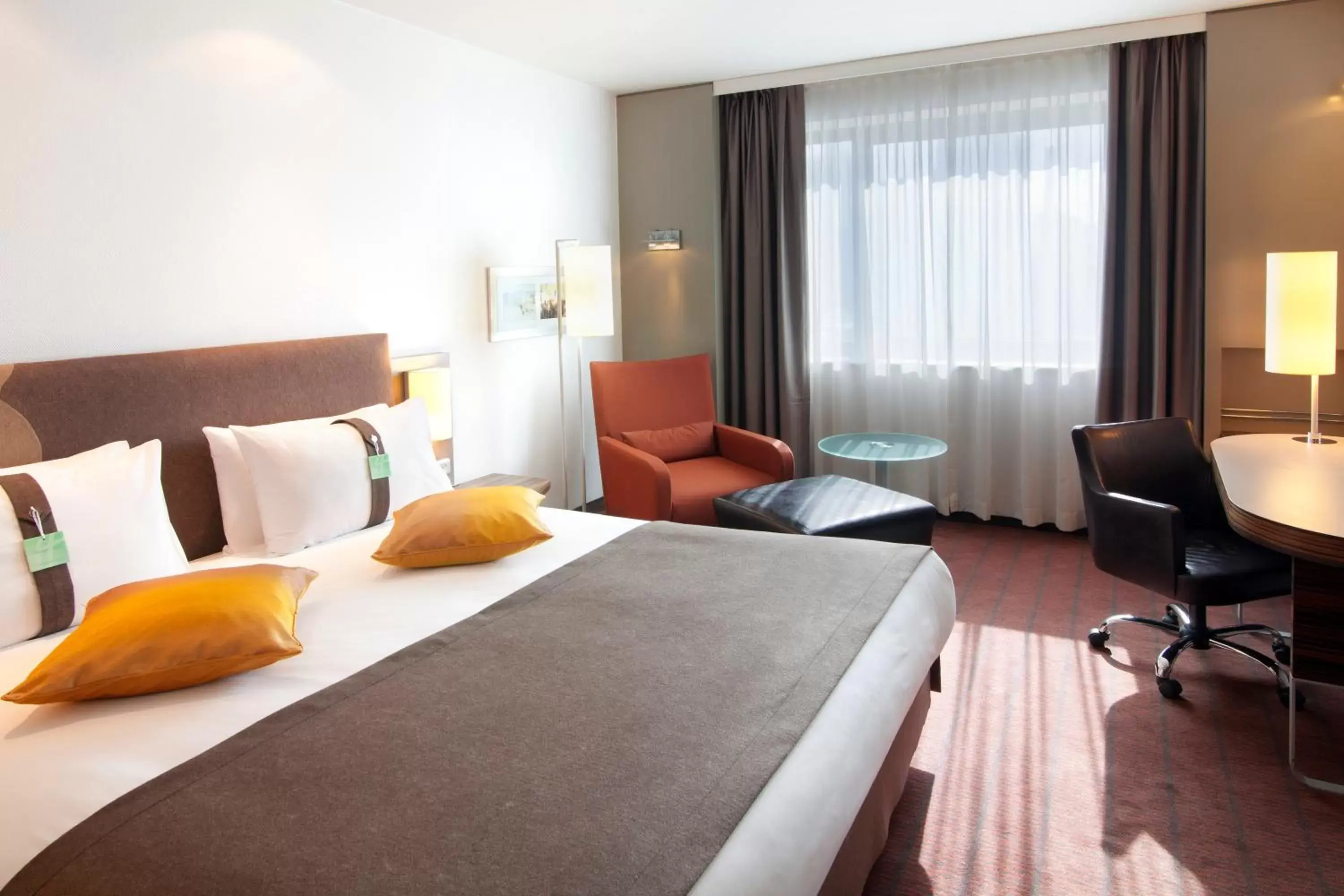 1 Double Standard Sofa Bed Non Smoking in Holiday Inn Almaty by IHG 1 Double Standard Sofa Bed Non Smoking in Holiday Inn Almaty by IHG