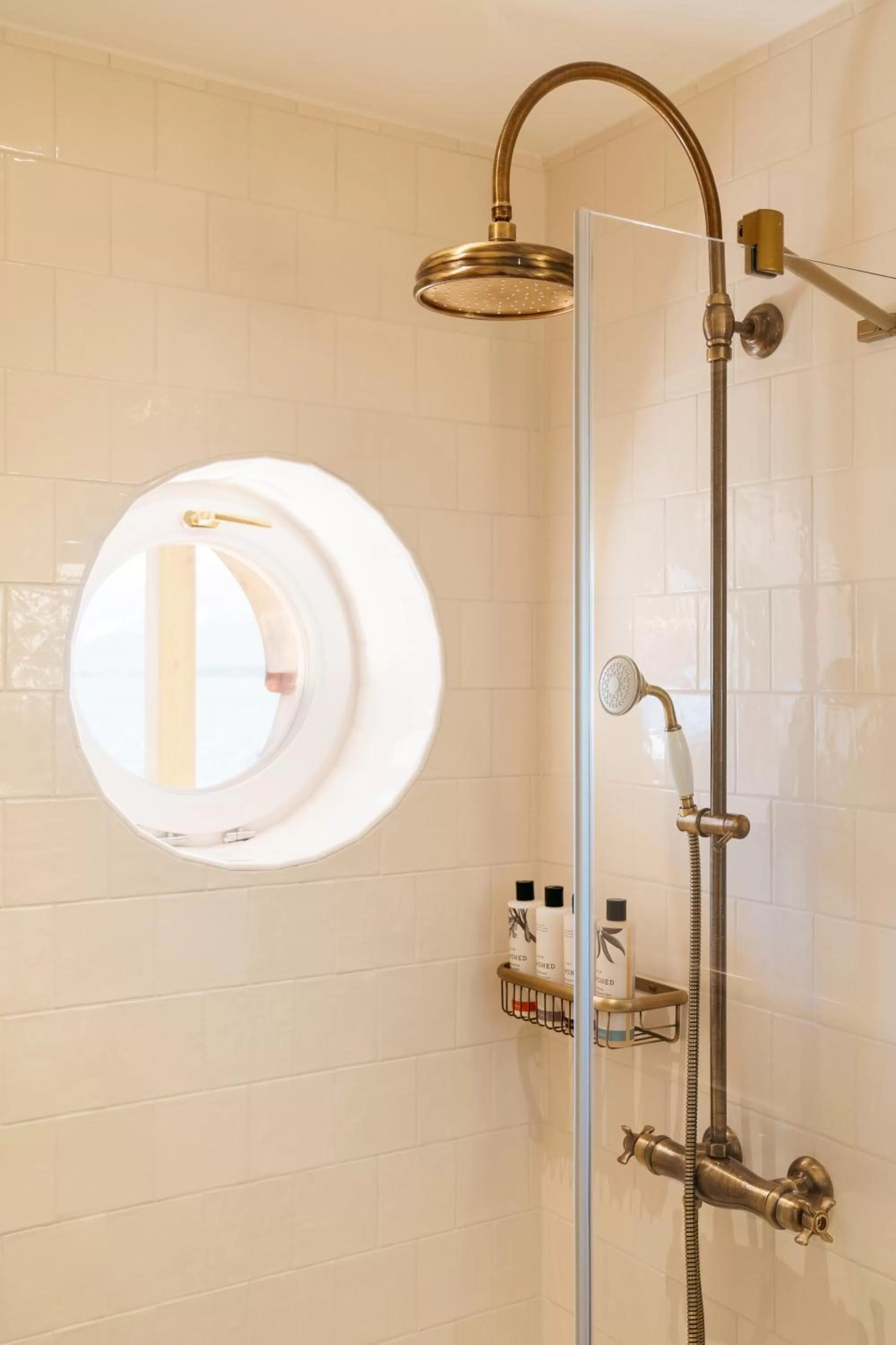 Bathroom in Villa Alma - a lakeside Boutique Hotel