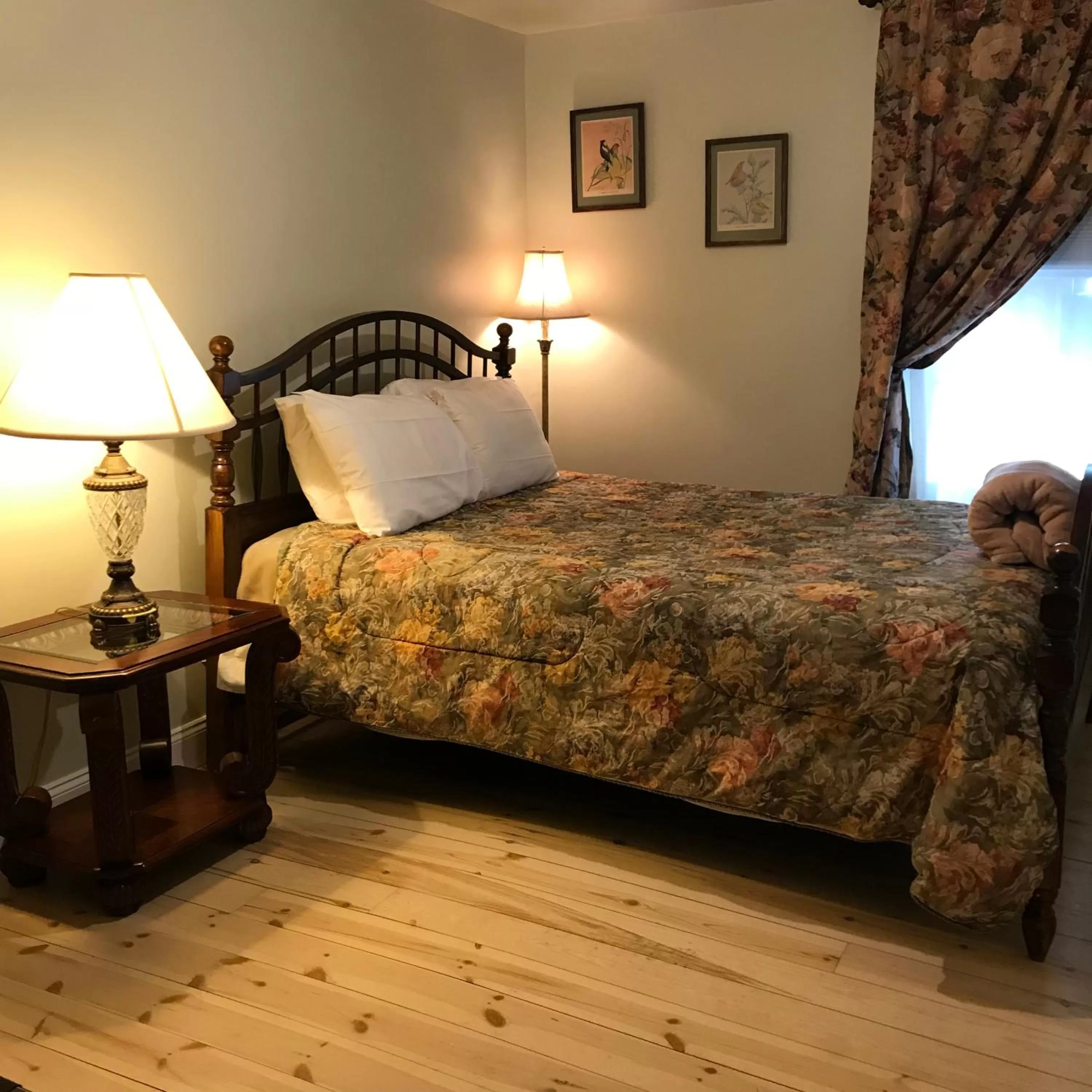 Bed in The Tilton Inn