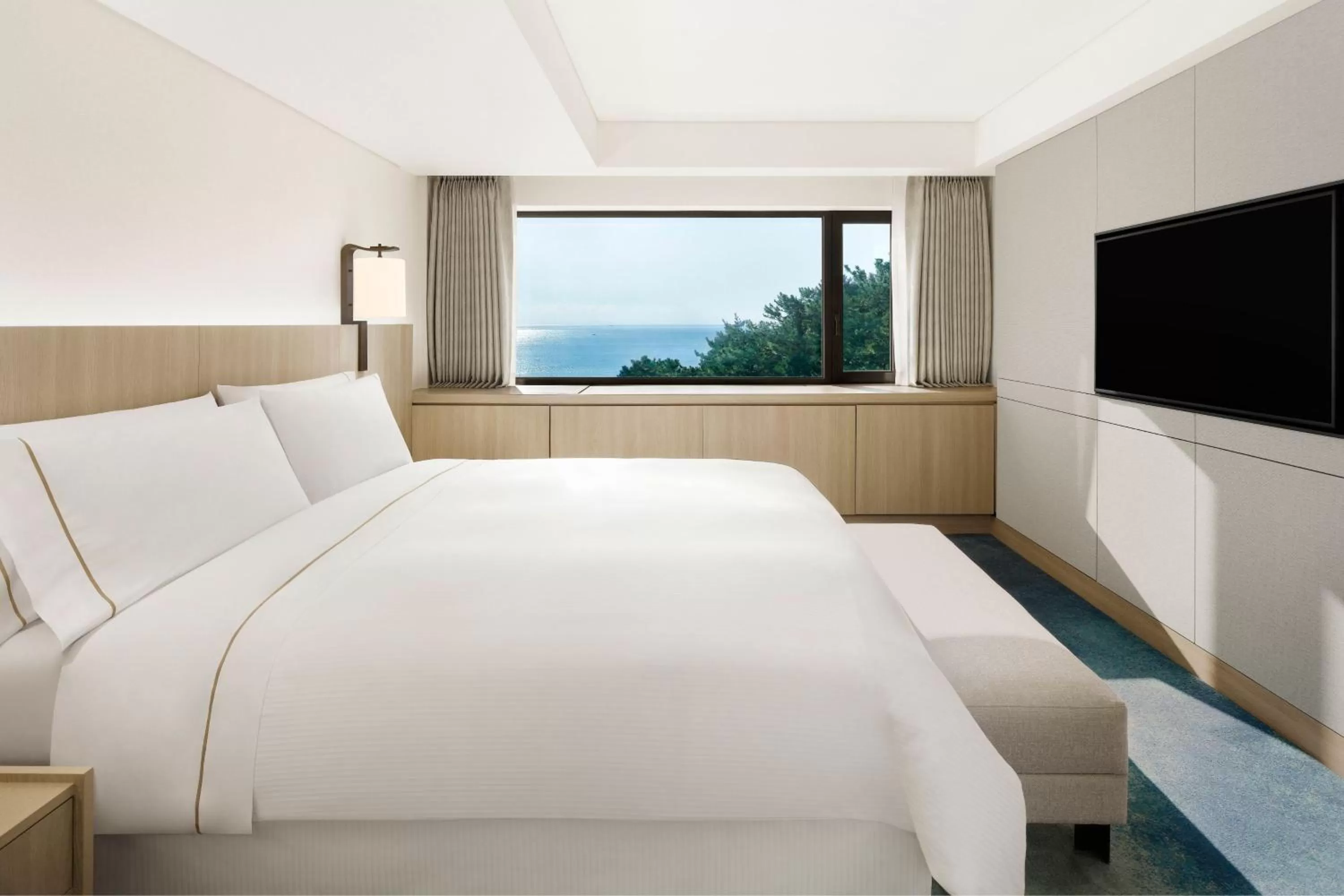 Bedroom, Bed in The Westin Josun Busan