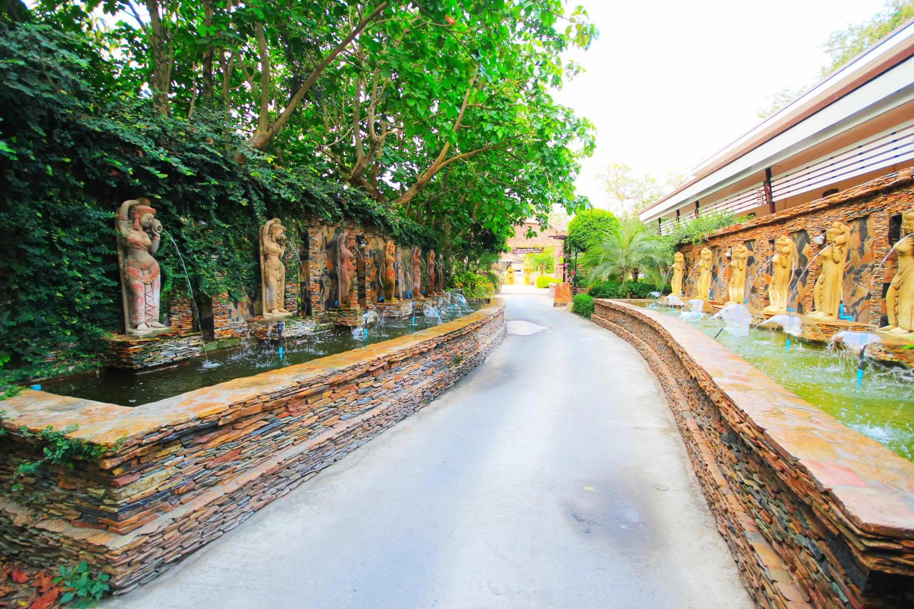 Garden in Chawalun Resort