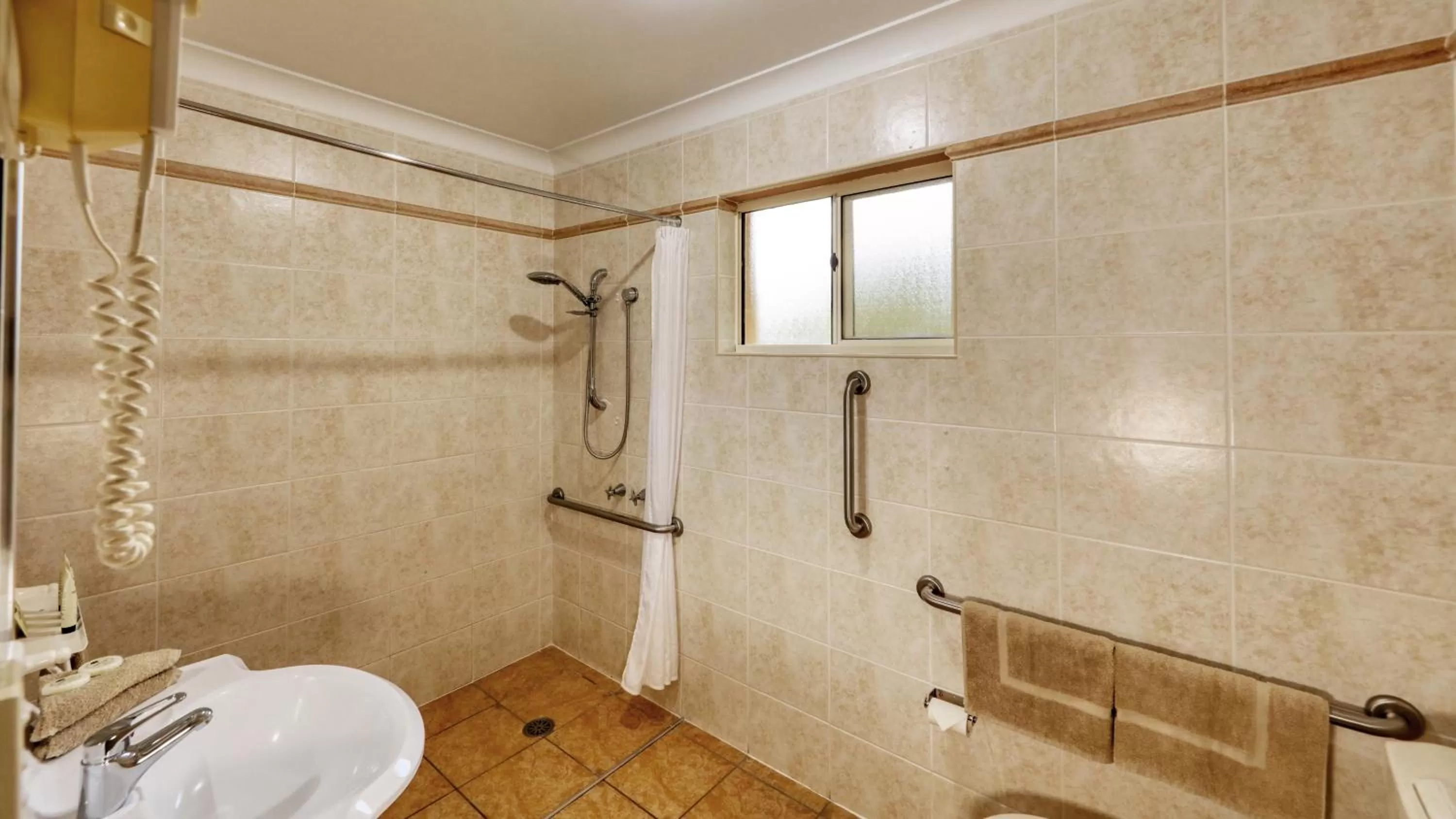 Shower in Edward Parry Motel and Apartments