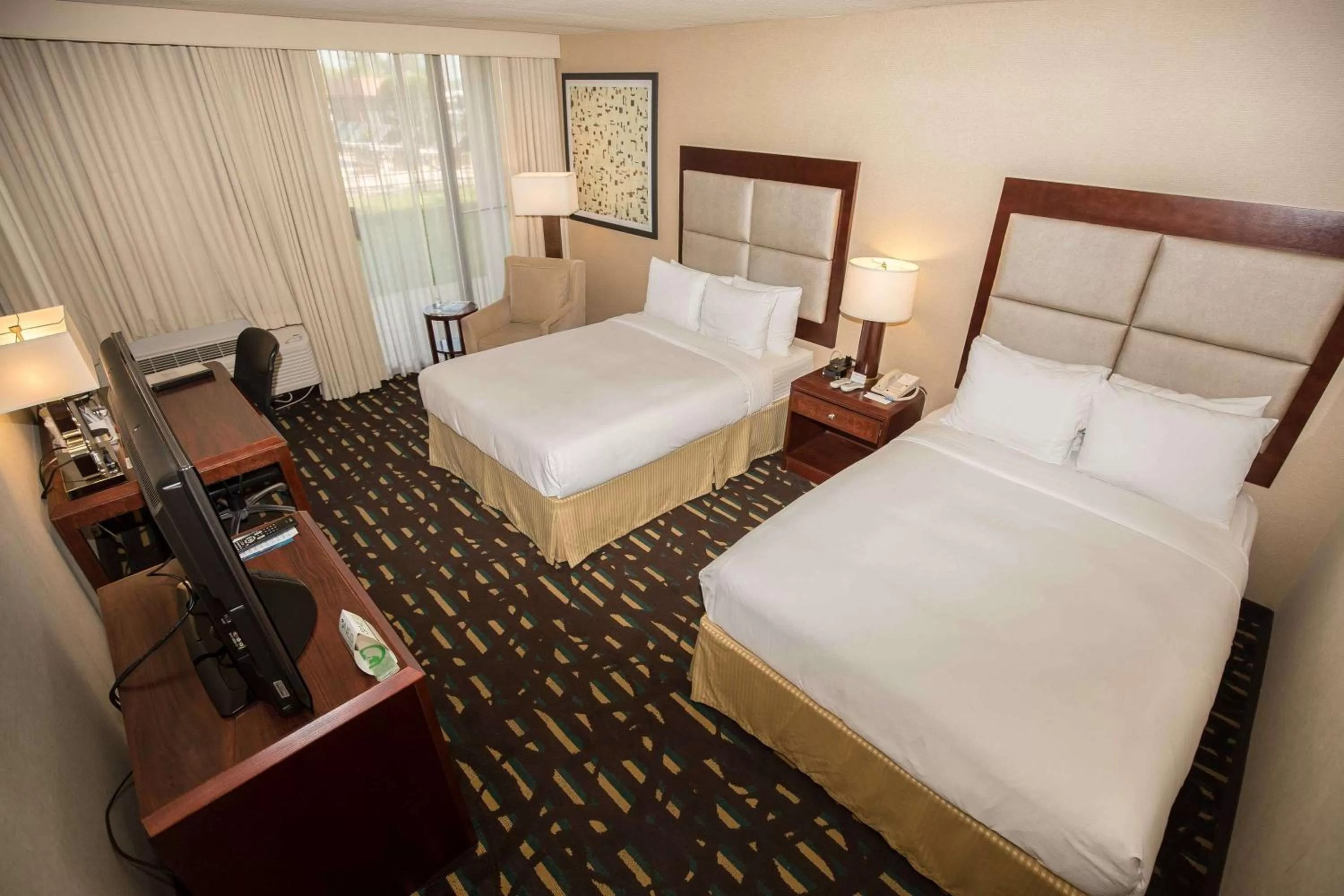 Photo of the whole room, Bed in Wyndham Chicago O'Hare