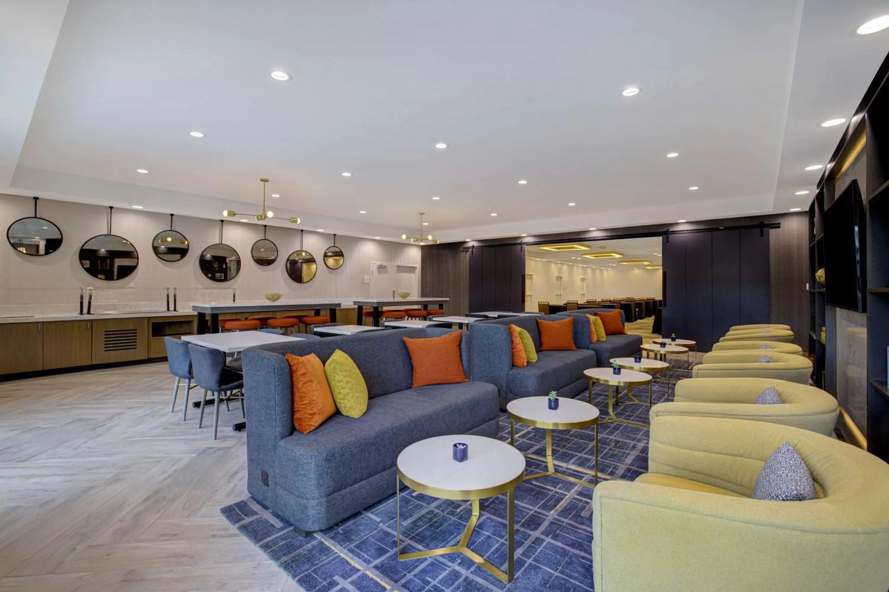 Breakfast in Doubletree By Hilton Palmdale, Ca