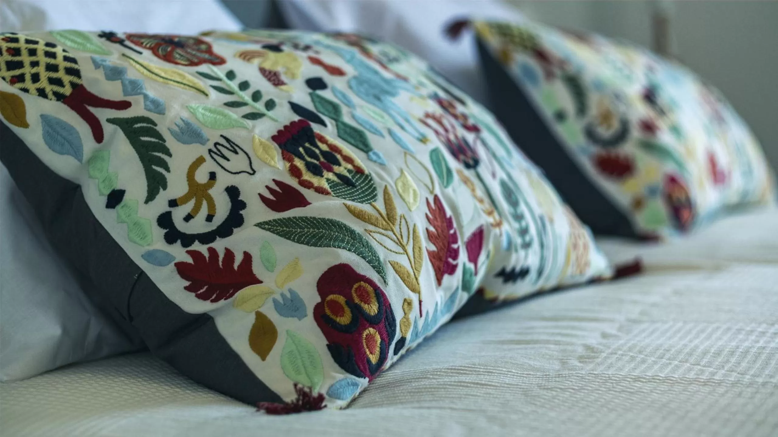 Other, Bed in Pine House - Faro Airport, Beach and City Center