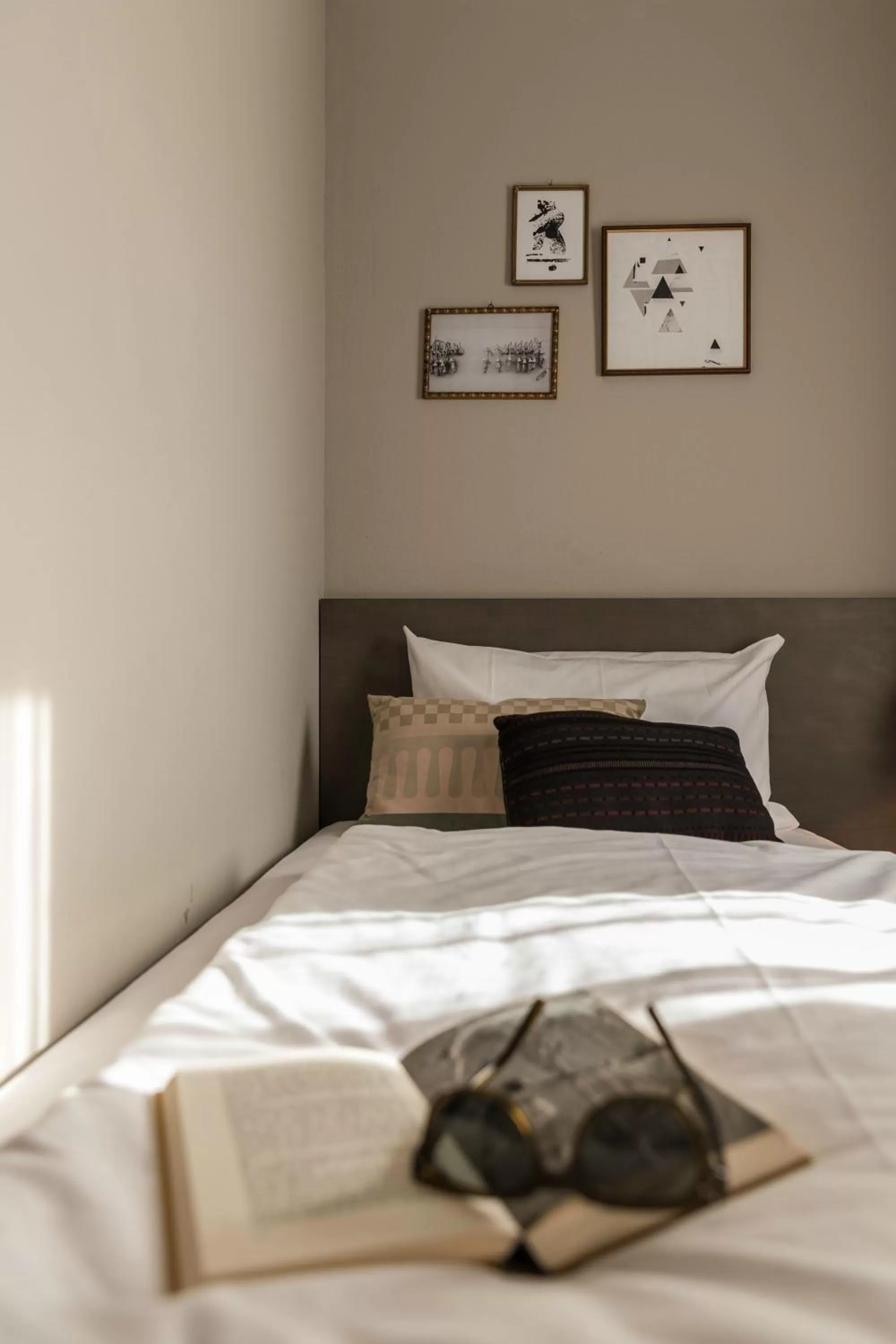 Photo of the whole room, Bed in Bold Hotel Frankfurt Messe