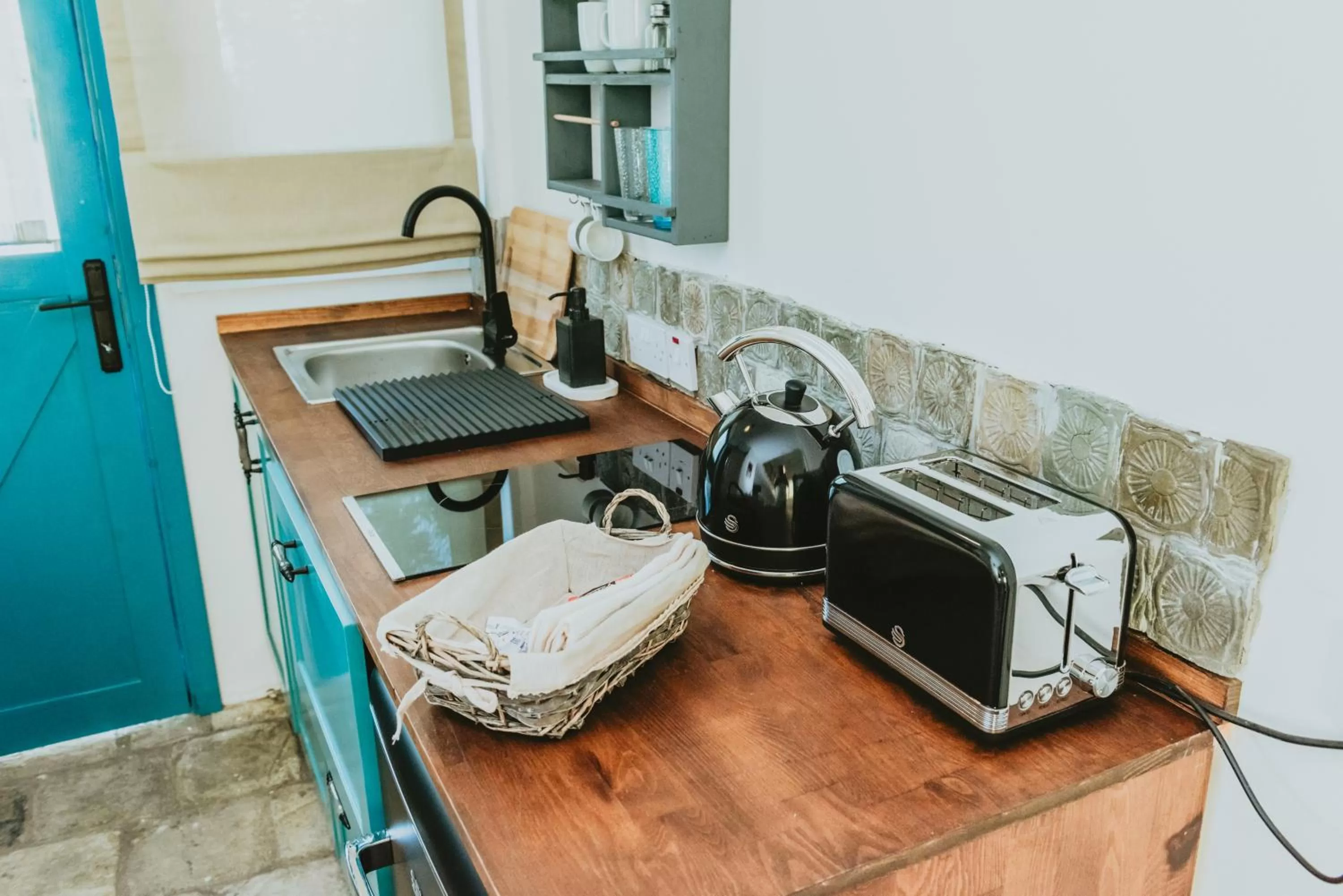 Coffee/tea facilities in Sunside Inn Hotel
