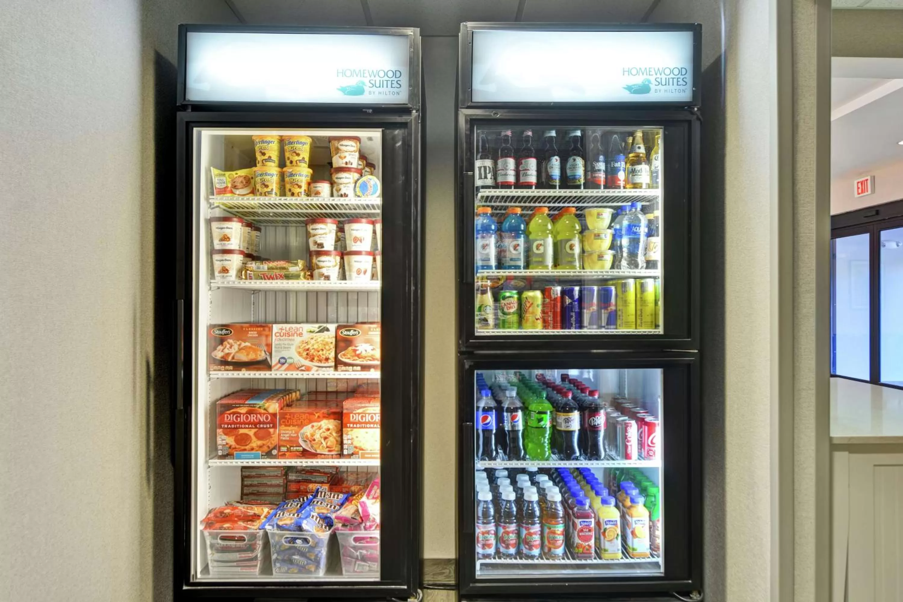 Dining area in Homewood Suites by Hilton Reno