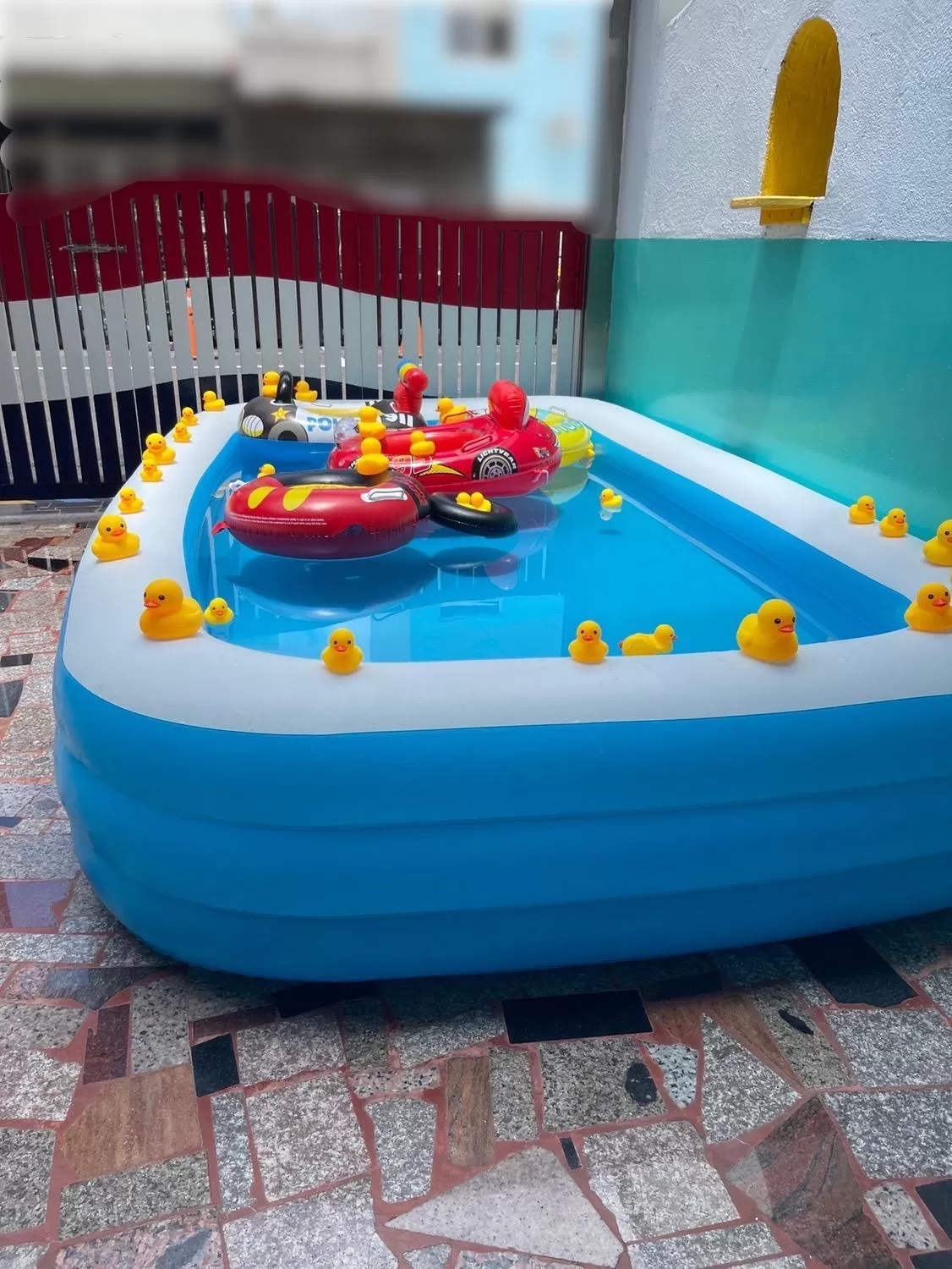 Swimming pool in Edinburgh 16 Inn