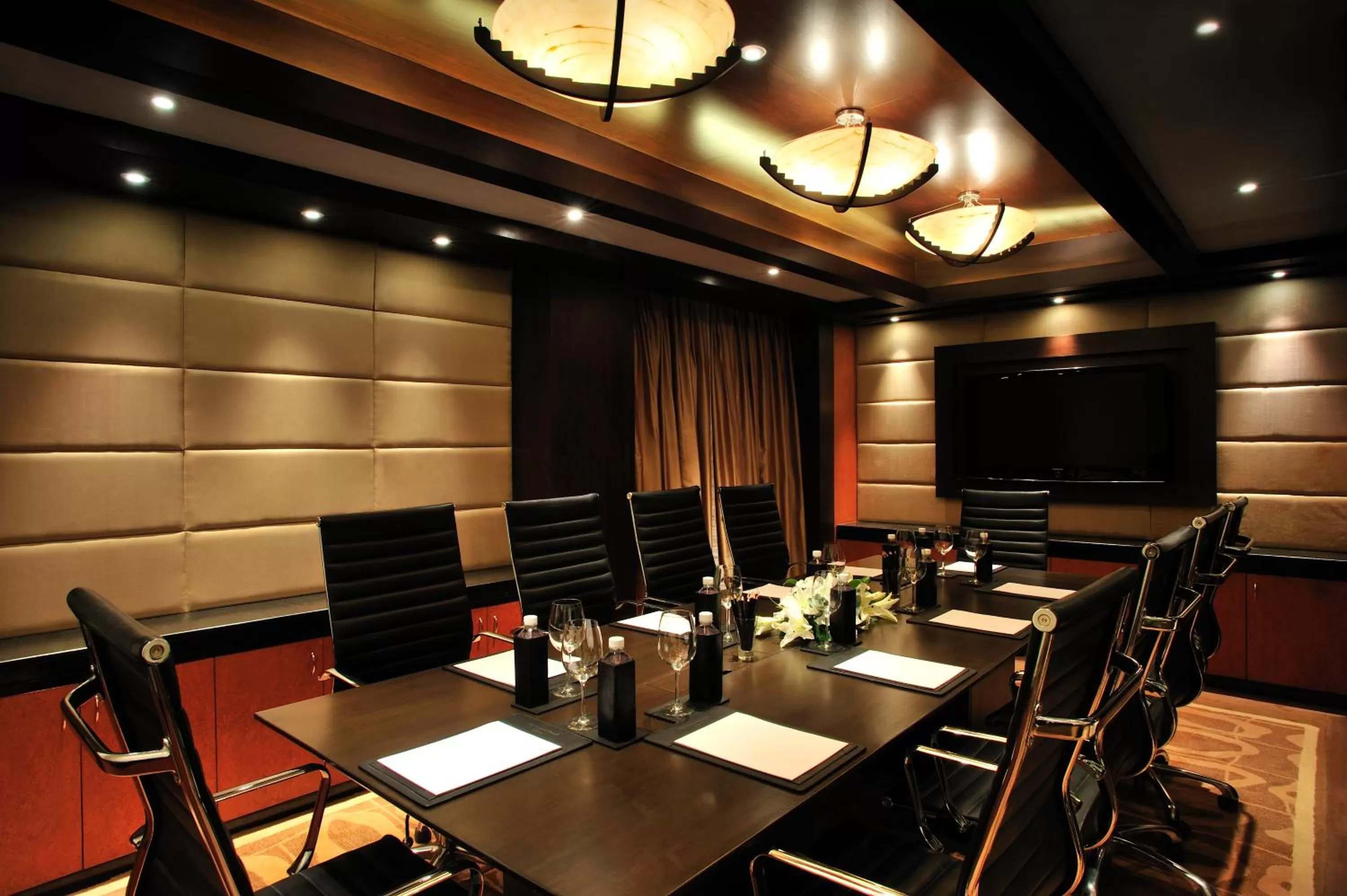 Business facilities in Taj Club House